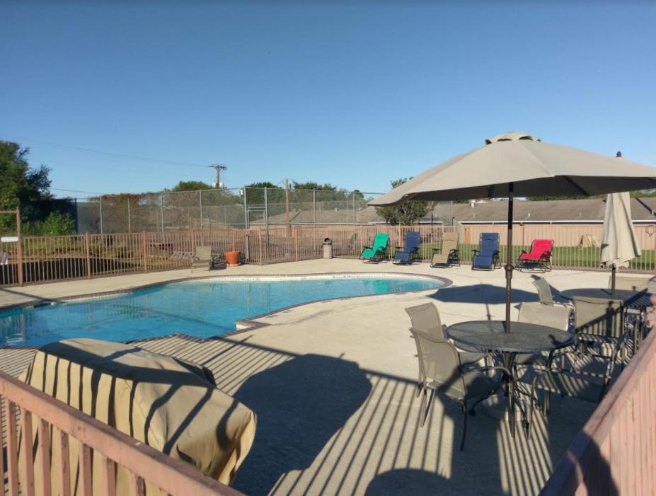 Windcrest Inn and Suites photo 3
