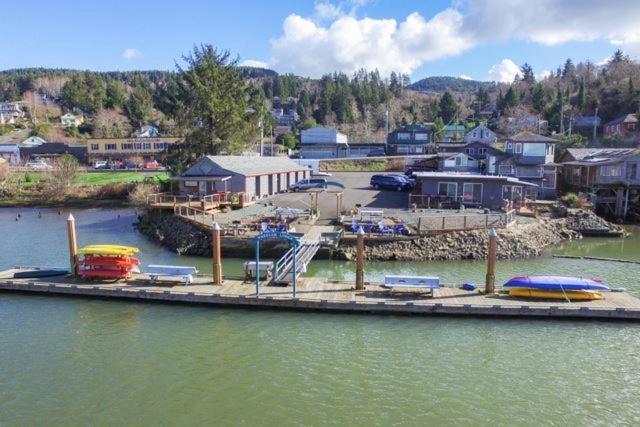 Wheeler on the Bay Lodge and Marina photo 55