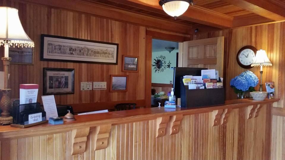 Whistling Winds Motel photo 4