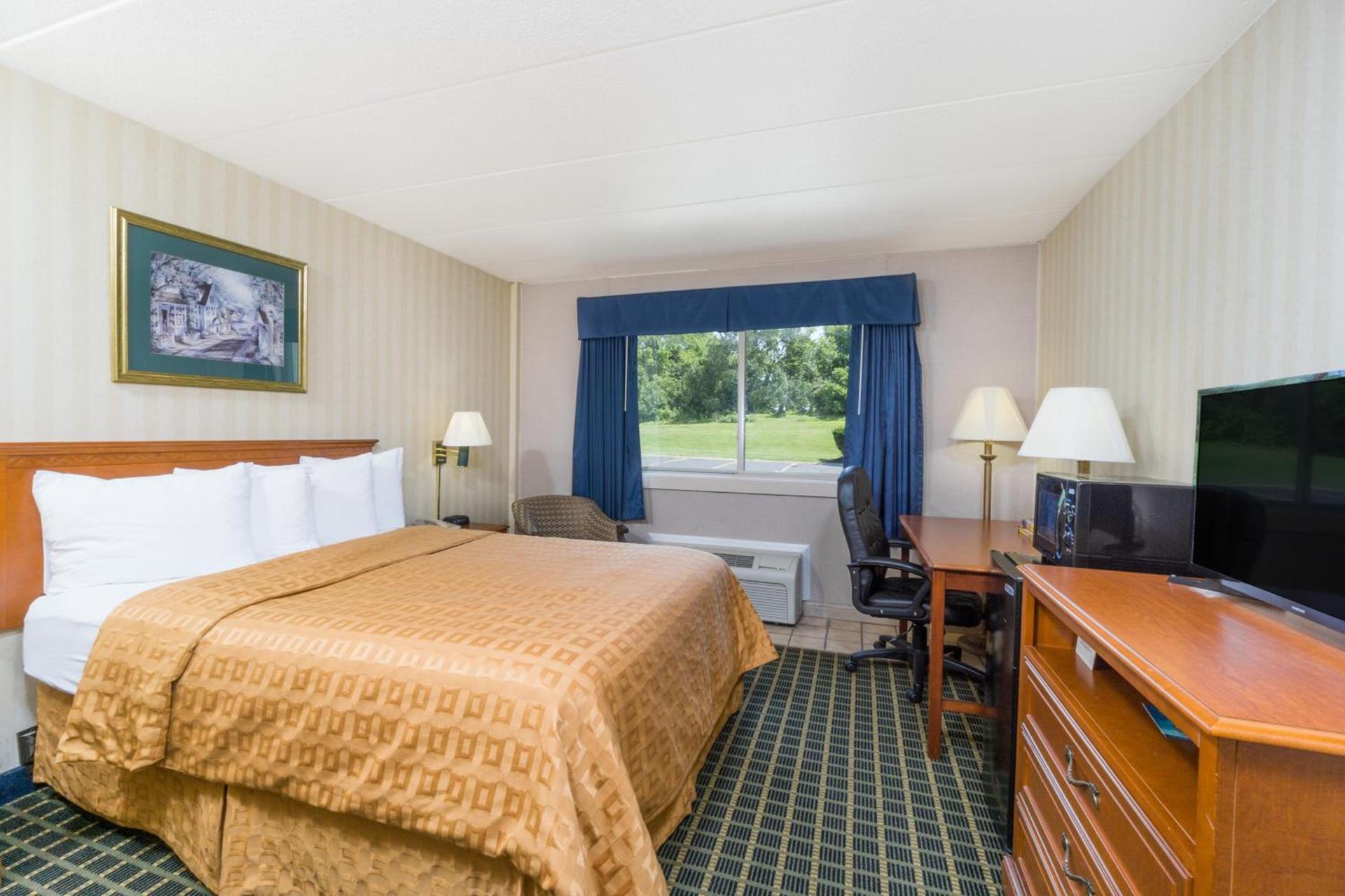 Days Inn by Wyndham Columbus East Airport photo 18