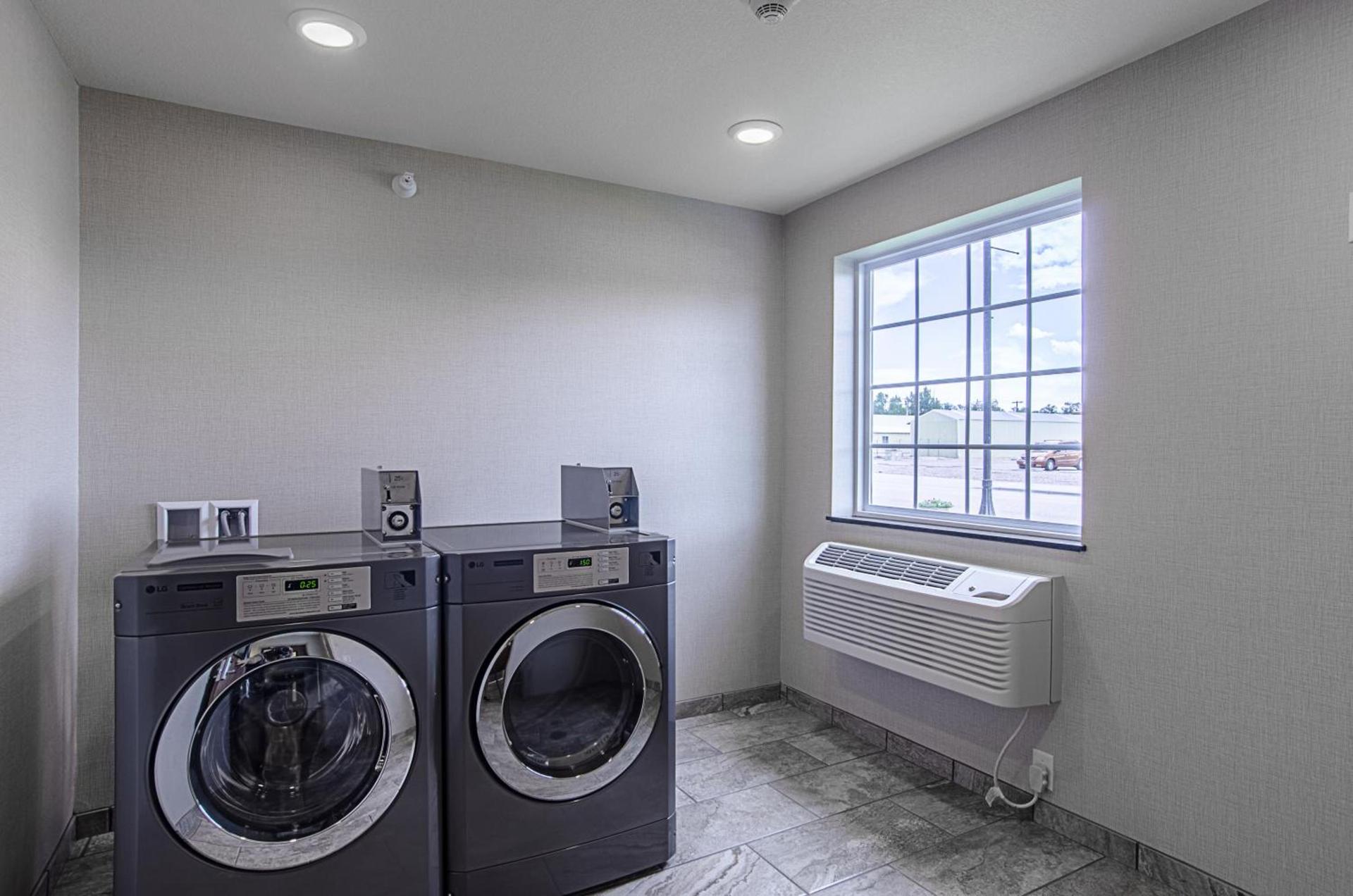 Cobblestone Inn & Suites - Guernsey photo 31