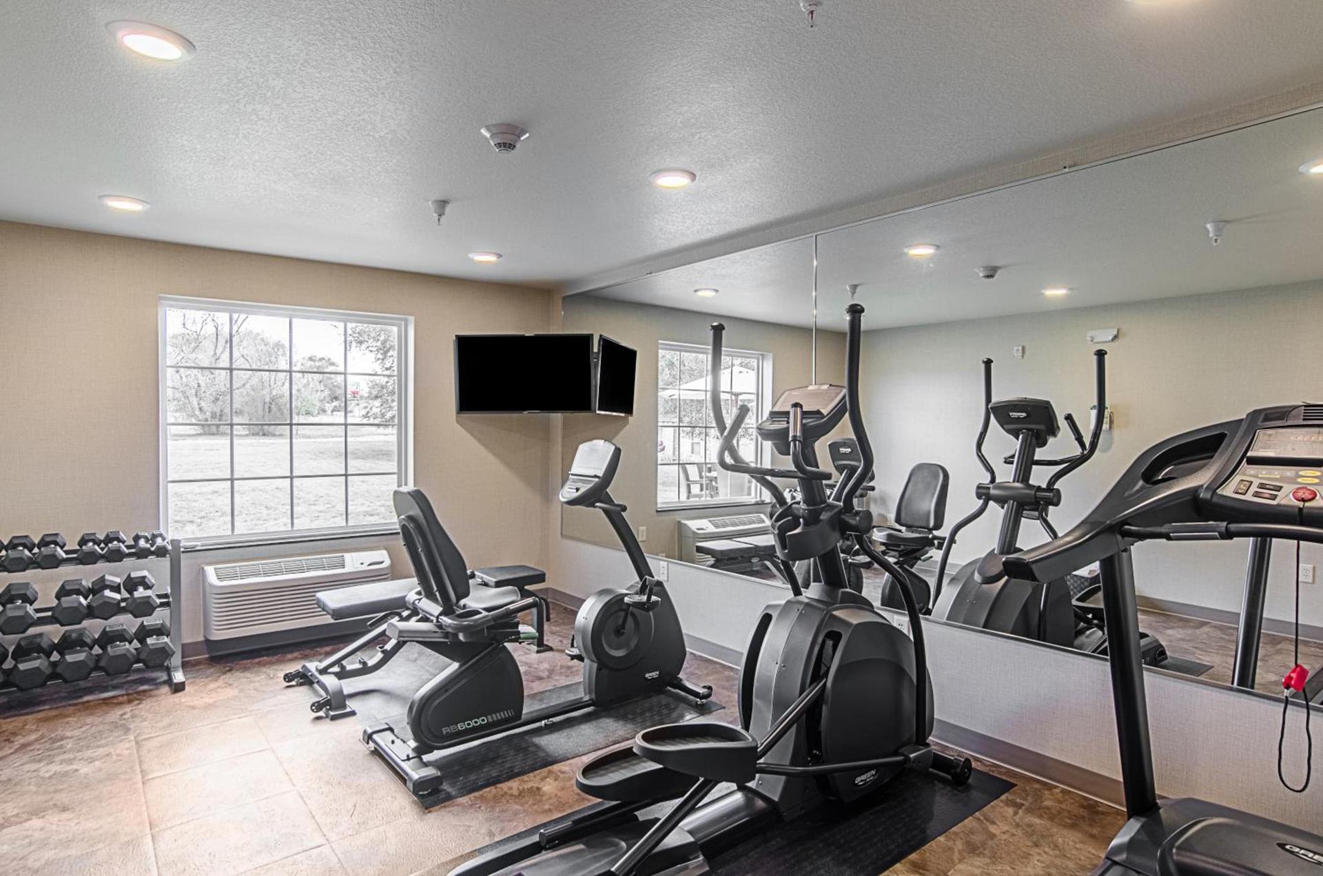 Cobblestone Inn & Suites - Guernsey photo 32