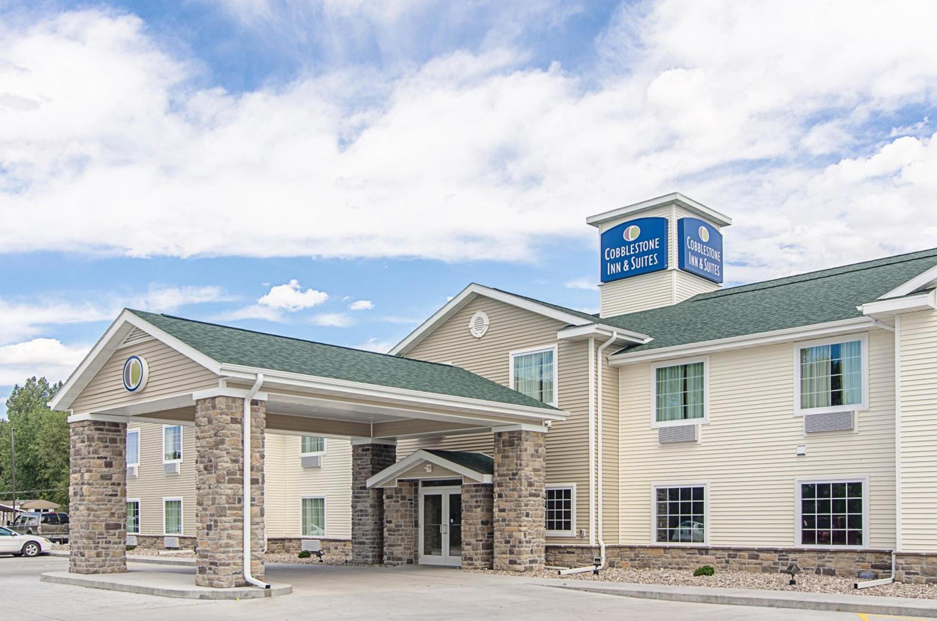 Cobblestone Inn & Suites - Guernsey photo 2
