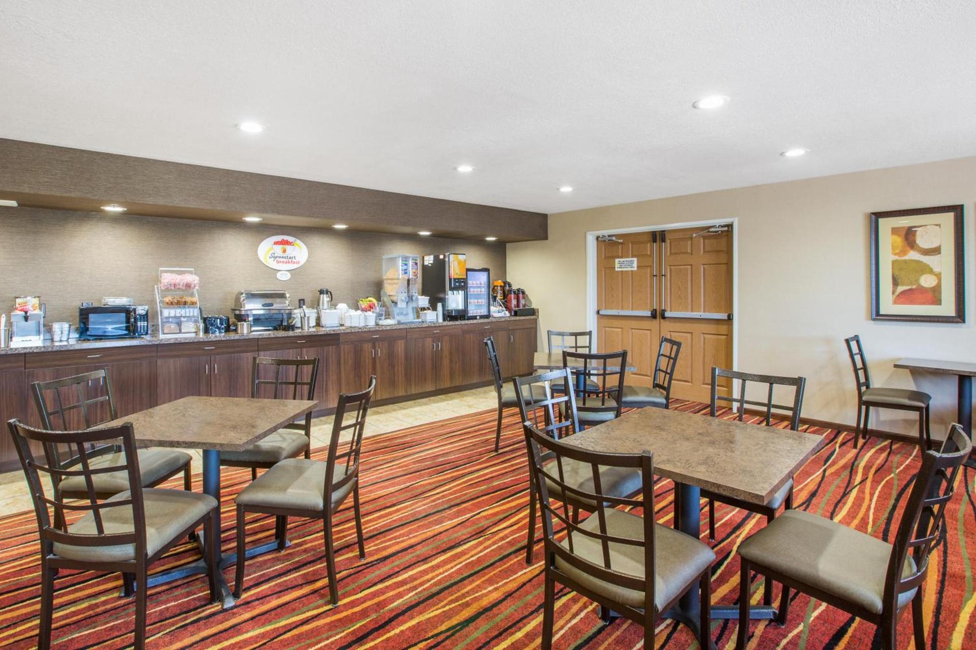 Super 8 by Wyndham Brookings photo 31