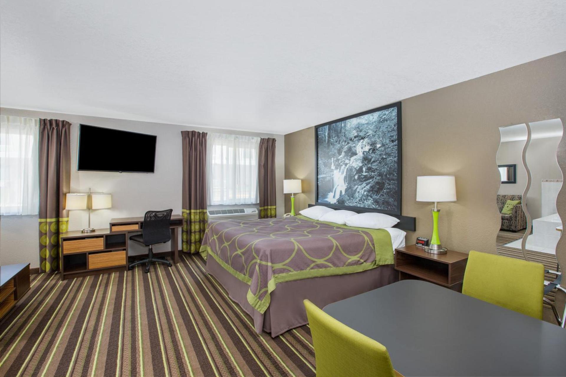 Super 8 by Wyndham Brookings photo 52