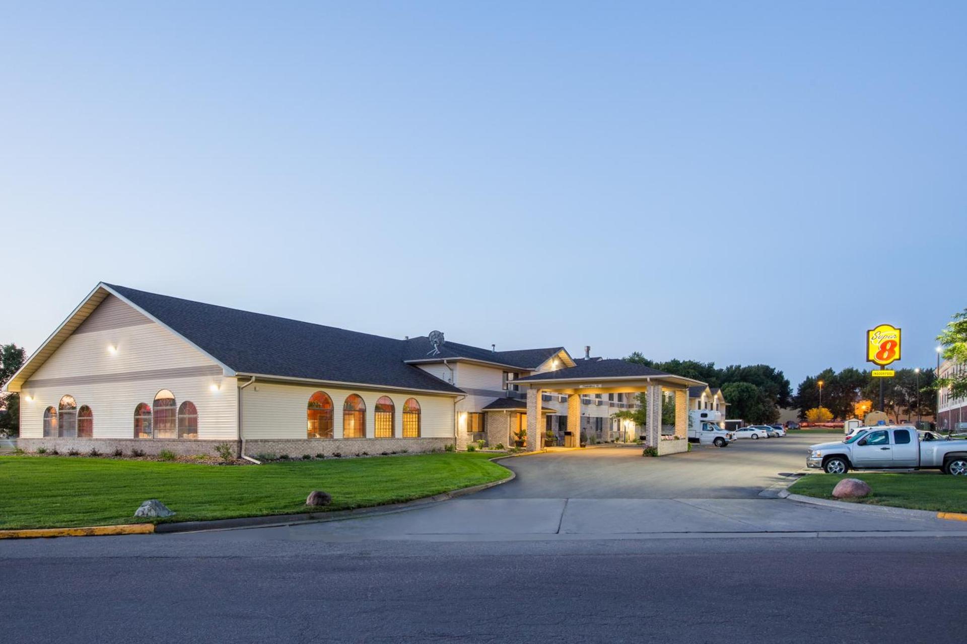 Super 8 by Wyndham Brookings photo 25