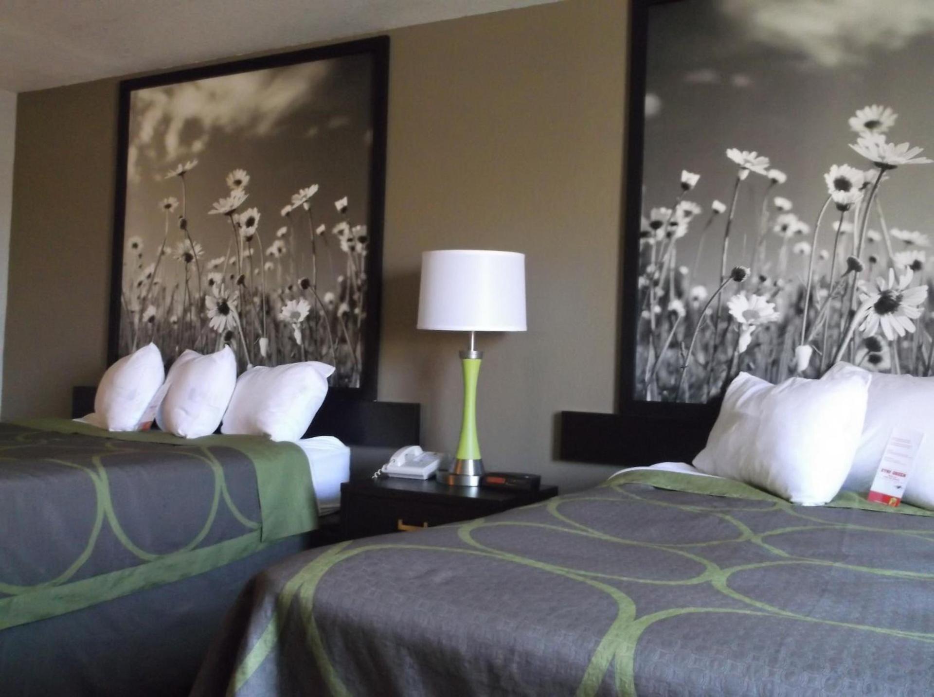 Super 8 by Wyndham Brookings photo 48