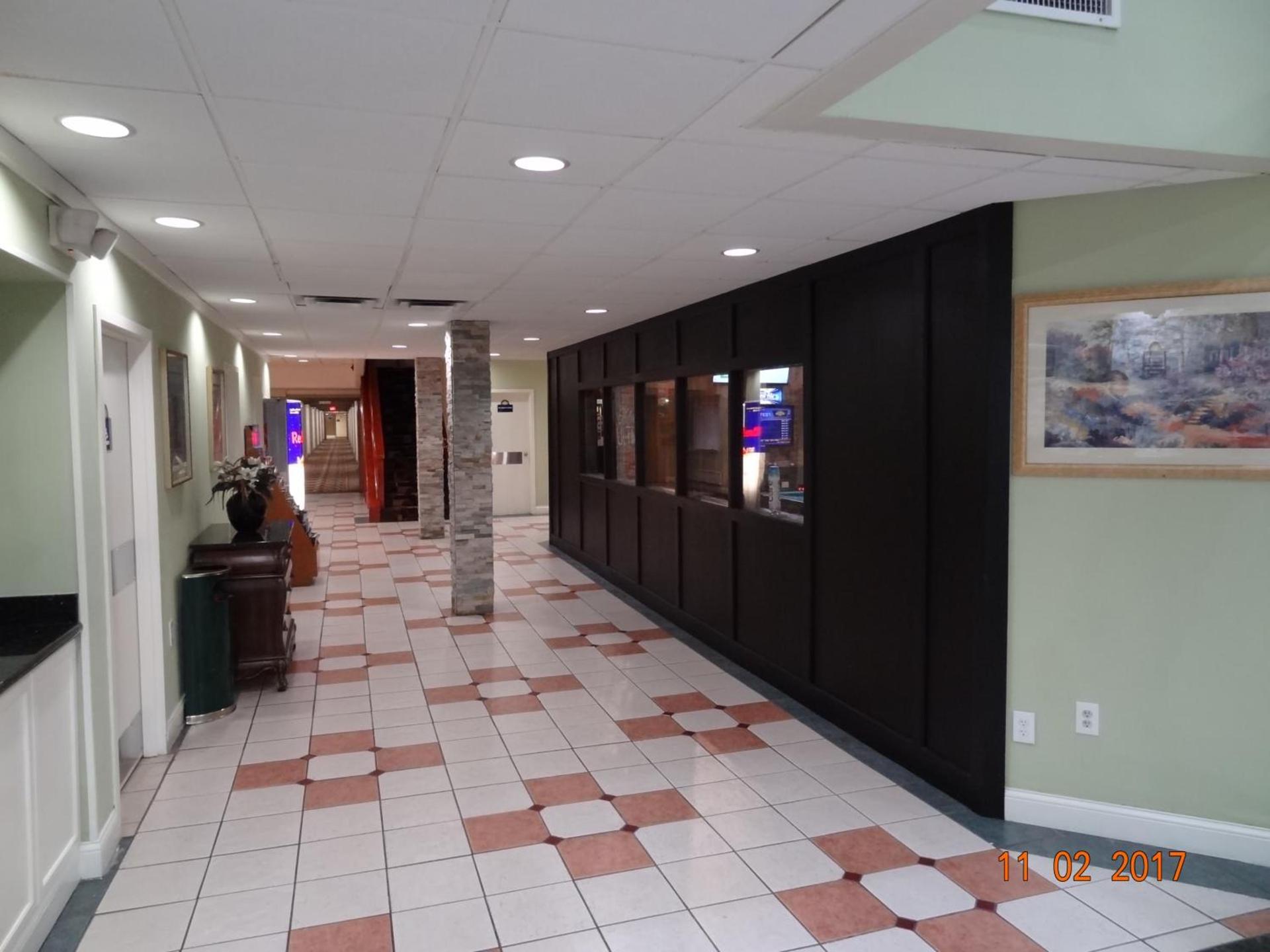 Days Inn by Wyndham Columbus East Airport photo 15