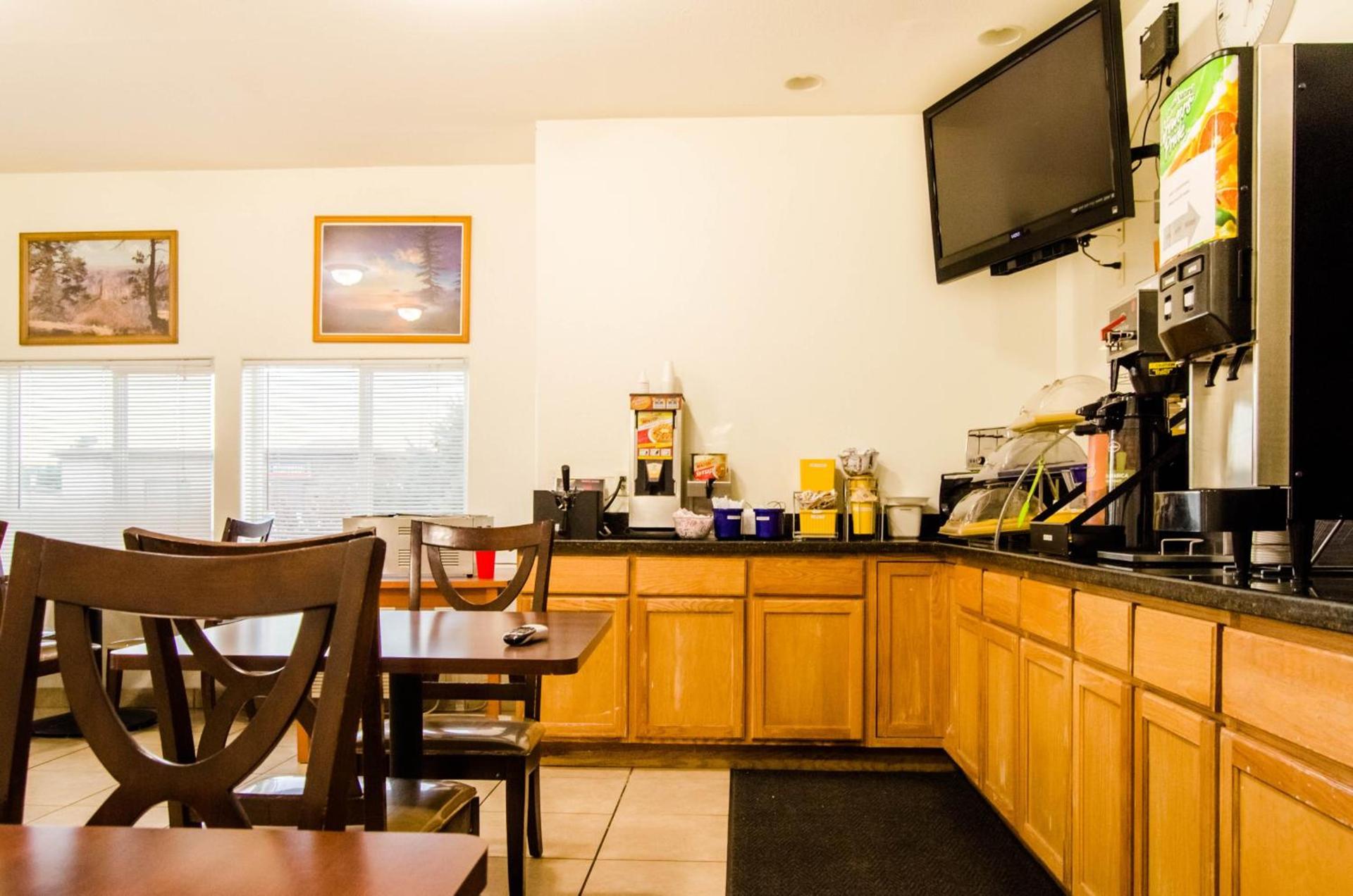 Econo Lodge Panguitch near Bryce Canyon photo 46
