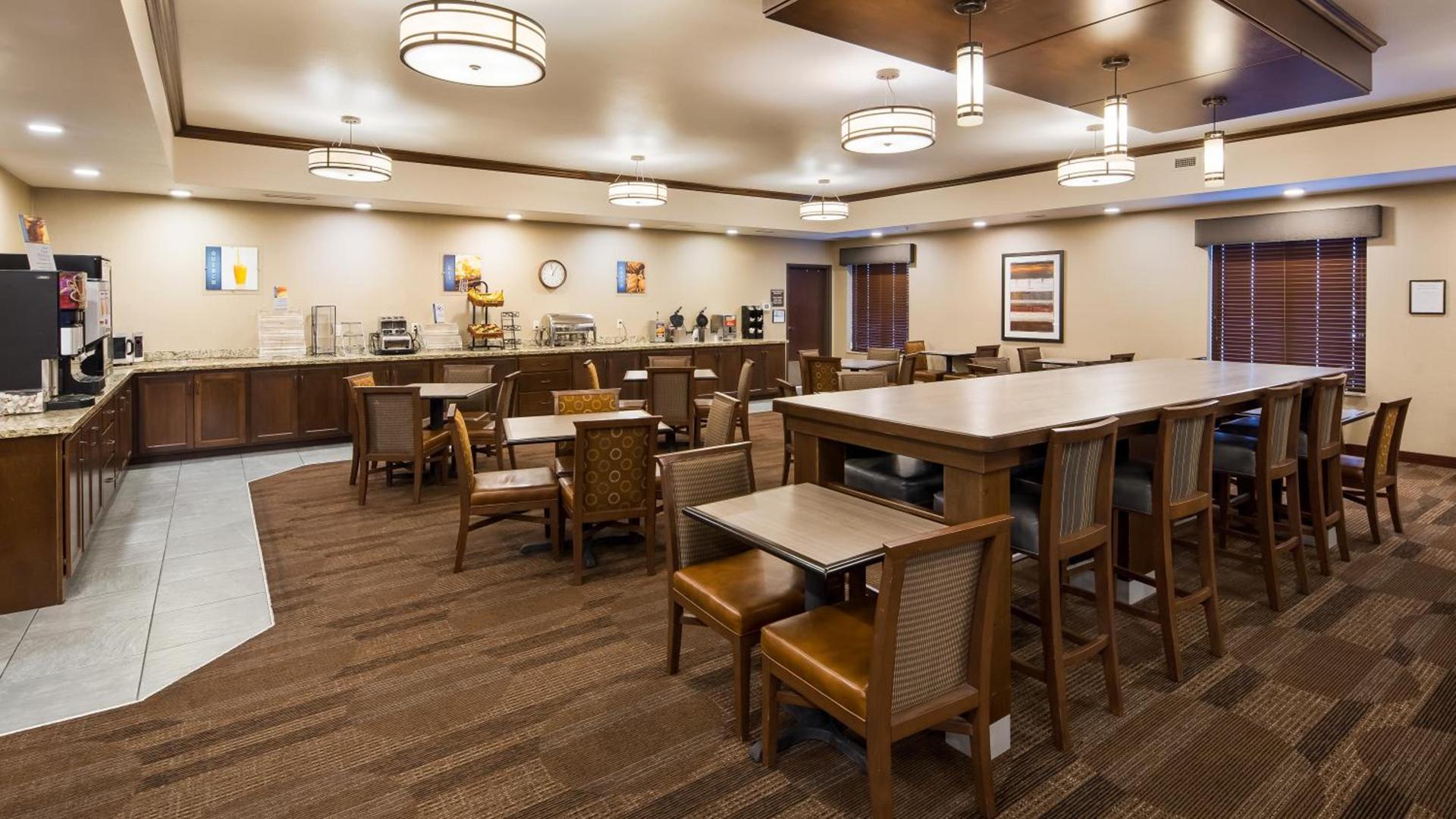 Best Western Plus Lincoln Inn & Suites photo 35