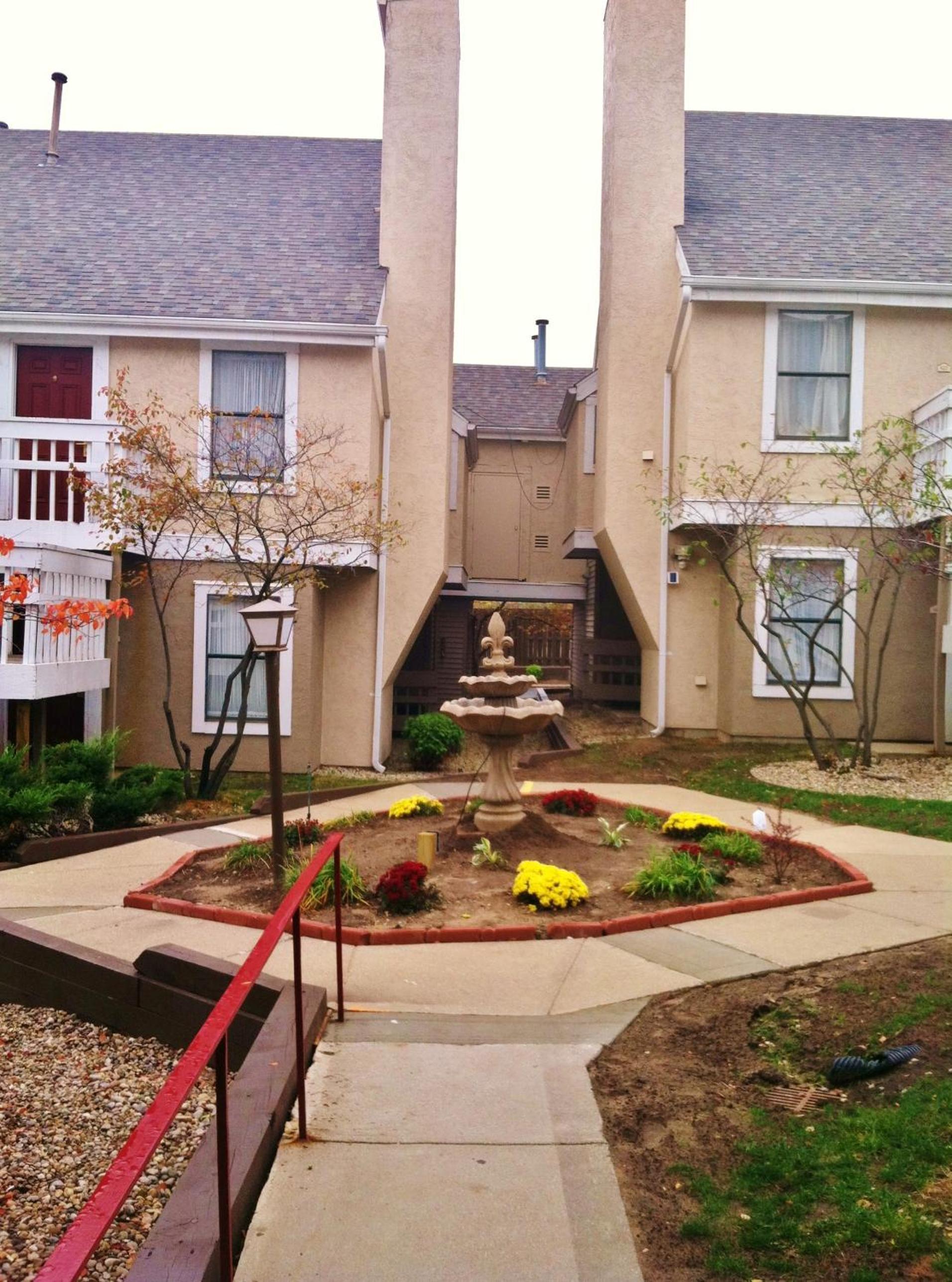 Birch Hill Suites Grand Rapids photo 5