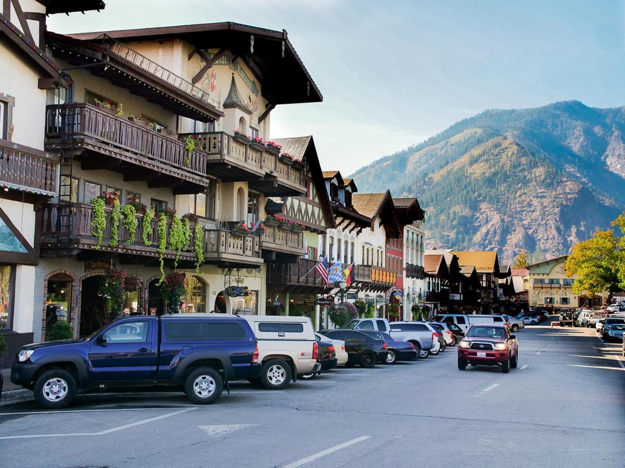 LOGE Leavenworth Riverside photo 18
