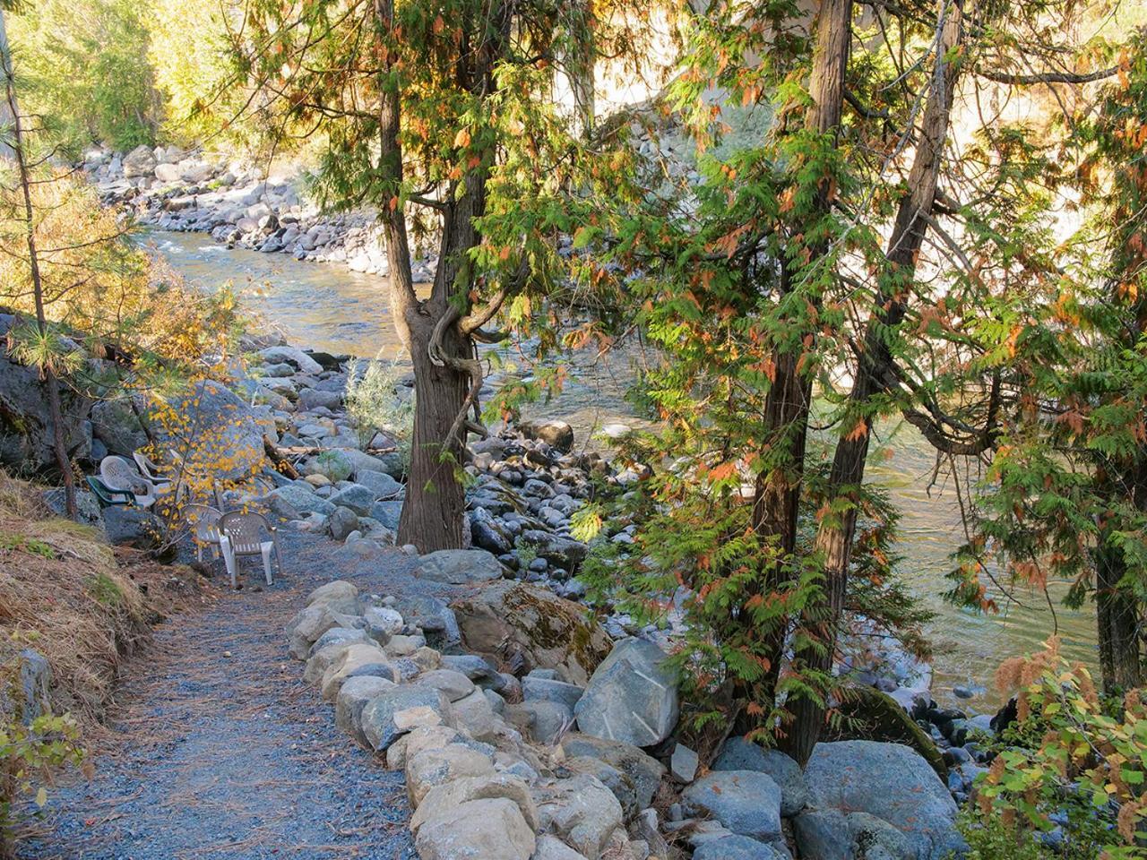LOGE Leavenworth Riverside photo 12