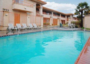 Baymont by Wyndham Manteca photo 17