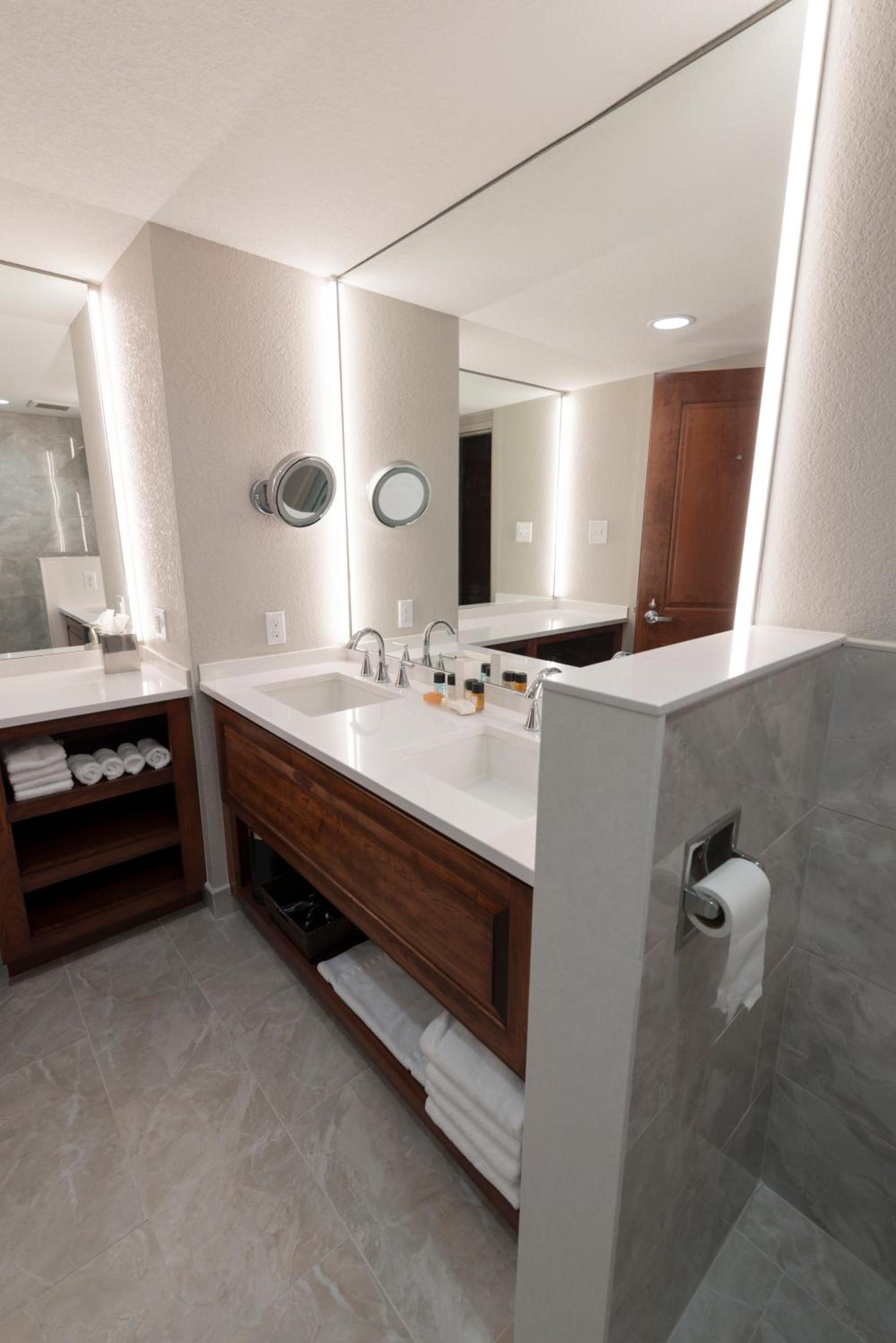 Hillsdale College Dow Hotel and Conference Center photo 34