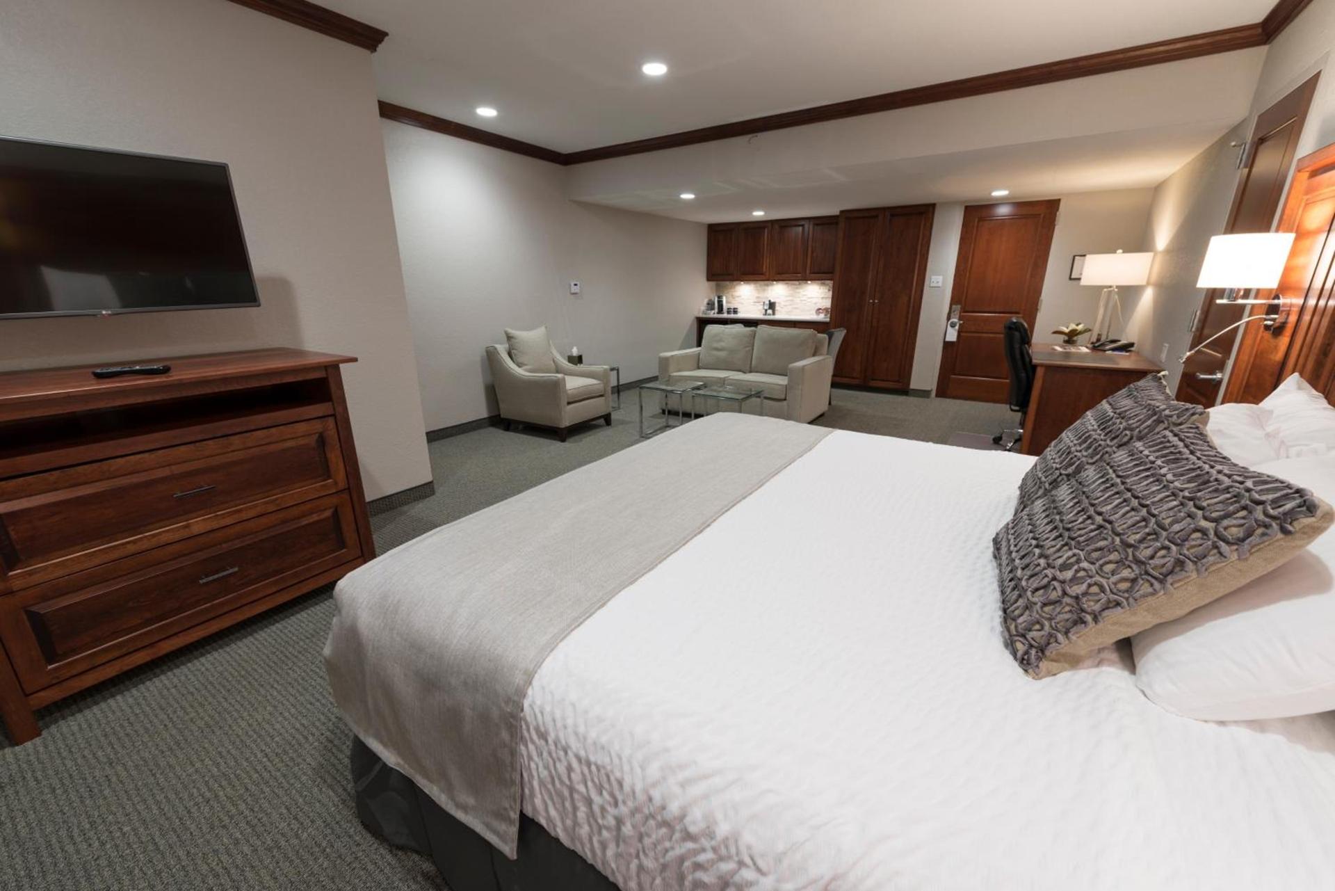 Hillsdale College Dow Hotel and Conference Center photo 31