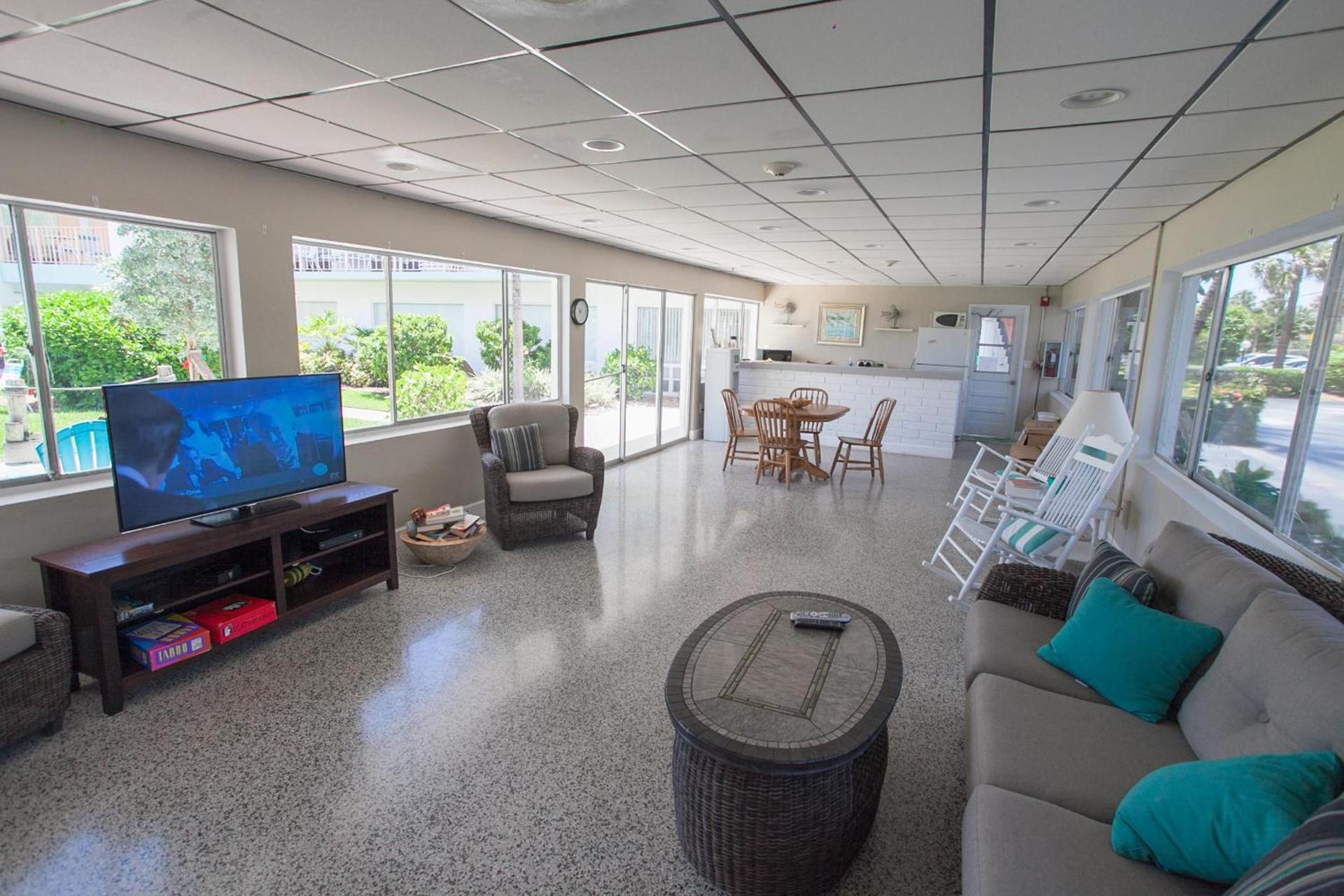 Sunrise Ocean Suites photo 57