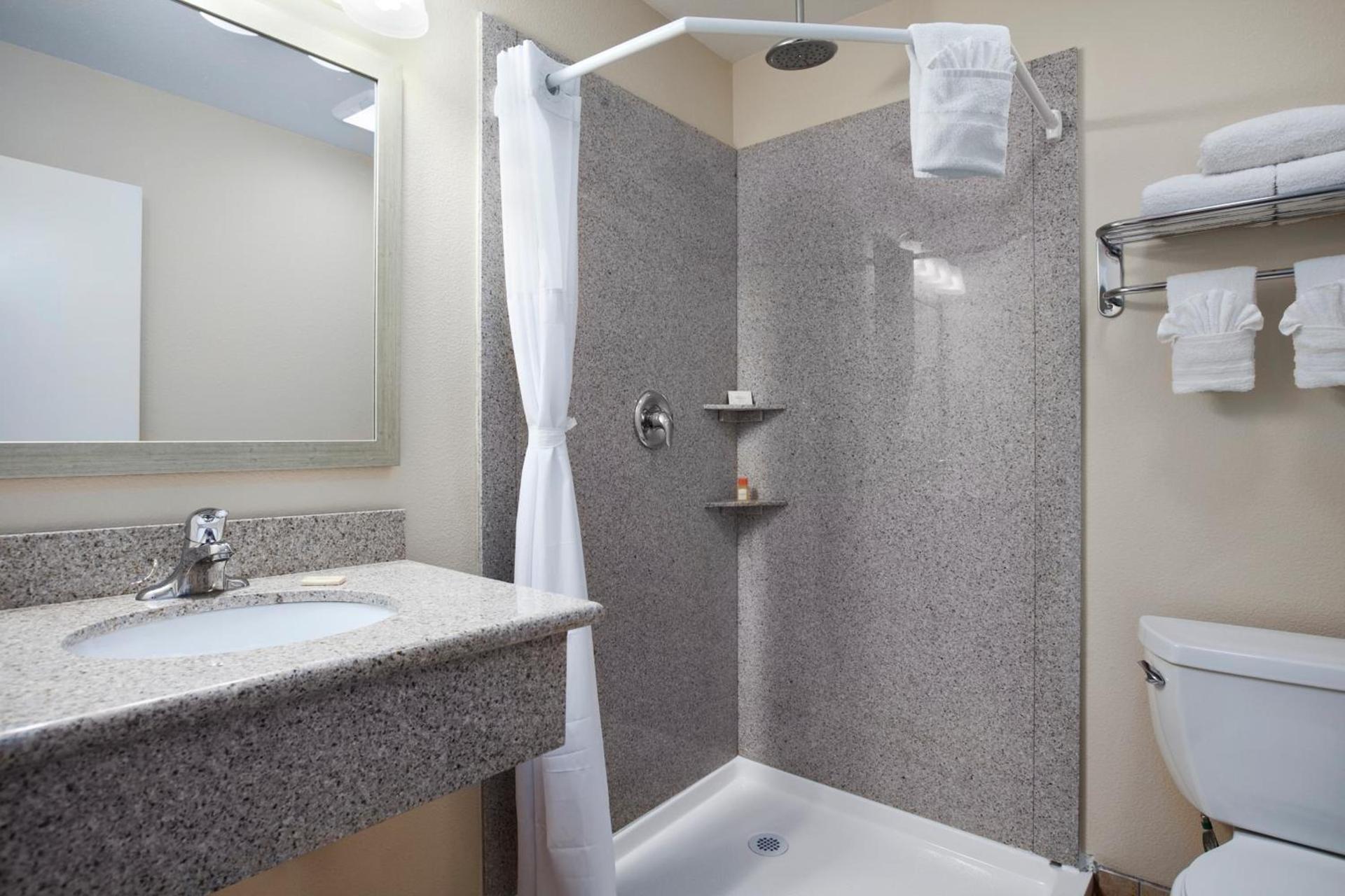 Days Inn by Wyndham Santa Maria photo 21