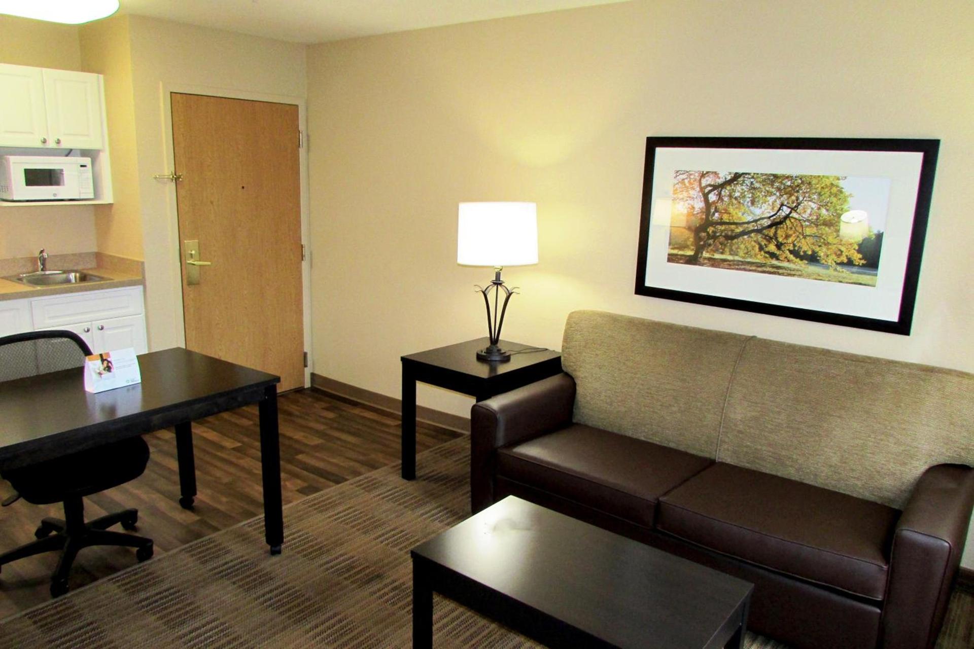 Extended Stay America Suites - Phoenix - Biltmore photo 40