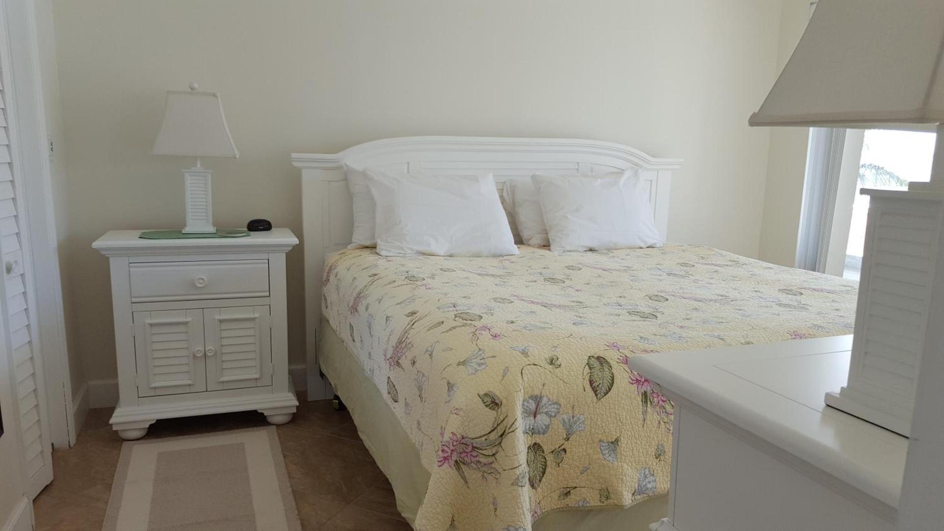 Sunrise Ocean Suites photo 65