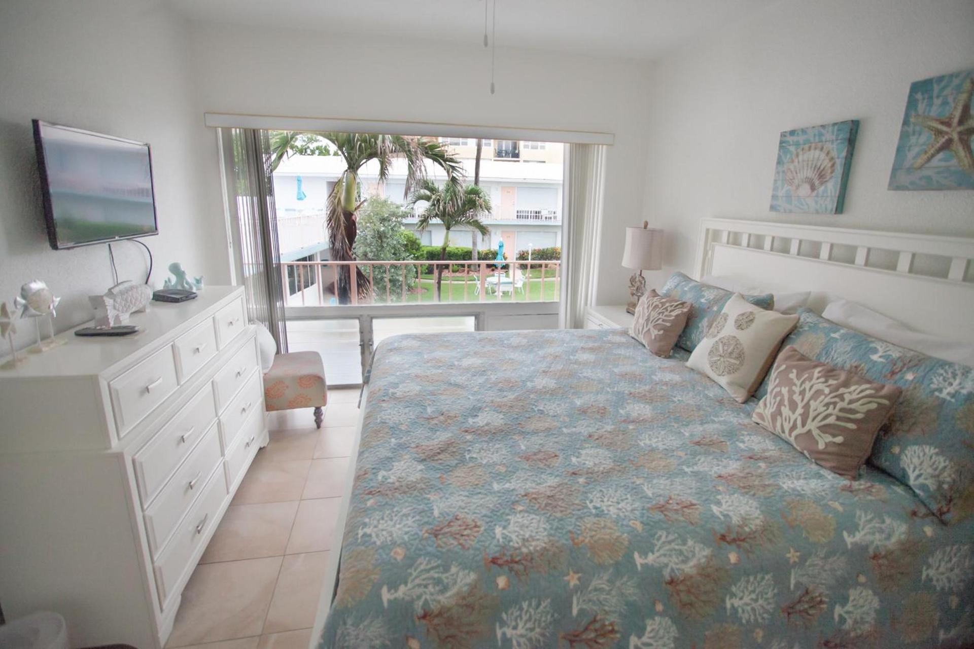Sunrise Ocean Suites photo 49