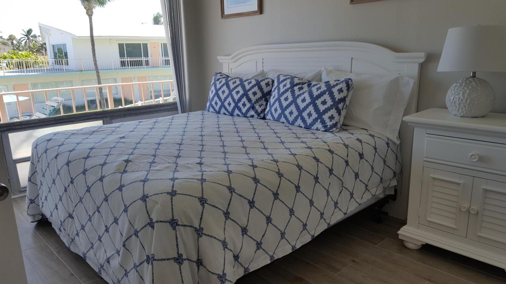 Sunrise Ocean Suites photo 42