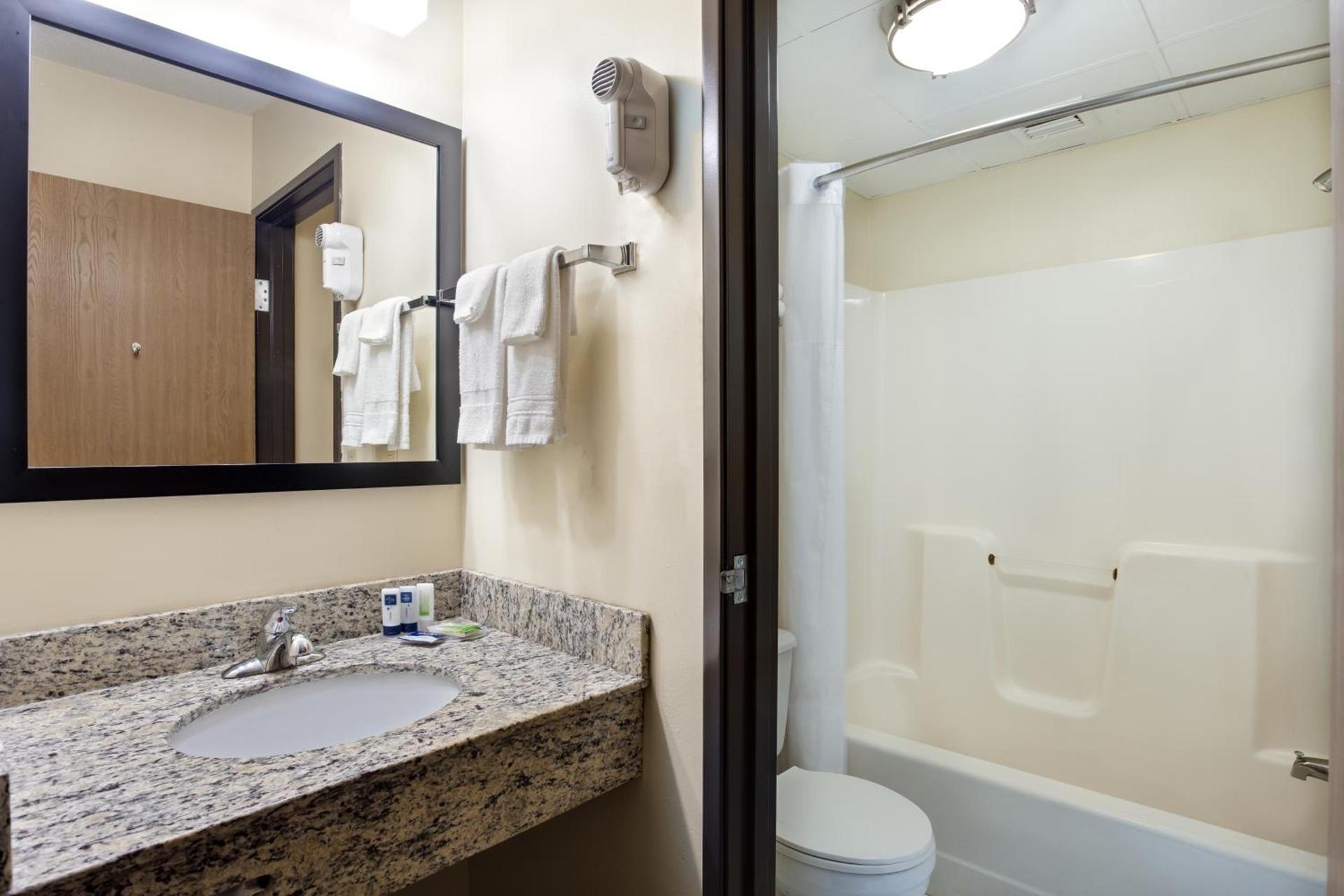 AmericInn by Wyndham Tomah photo 27