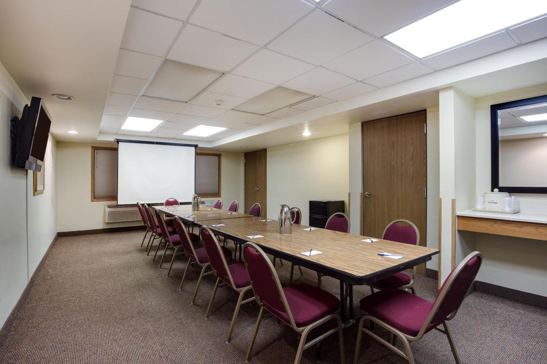 AmericInn by Wyndham Tomah photo 32