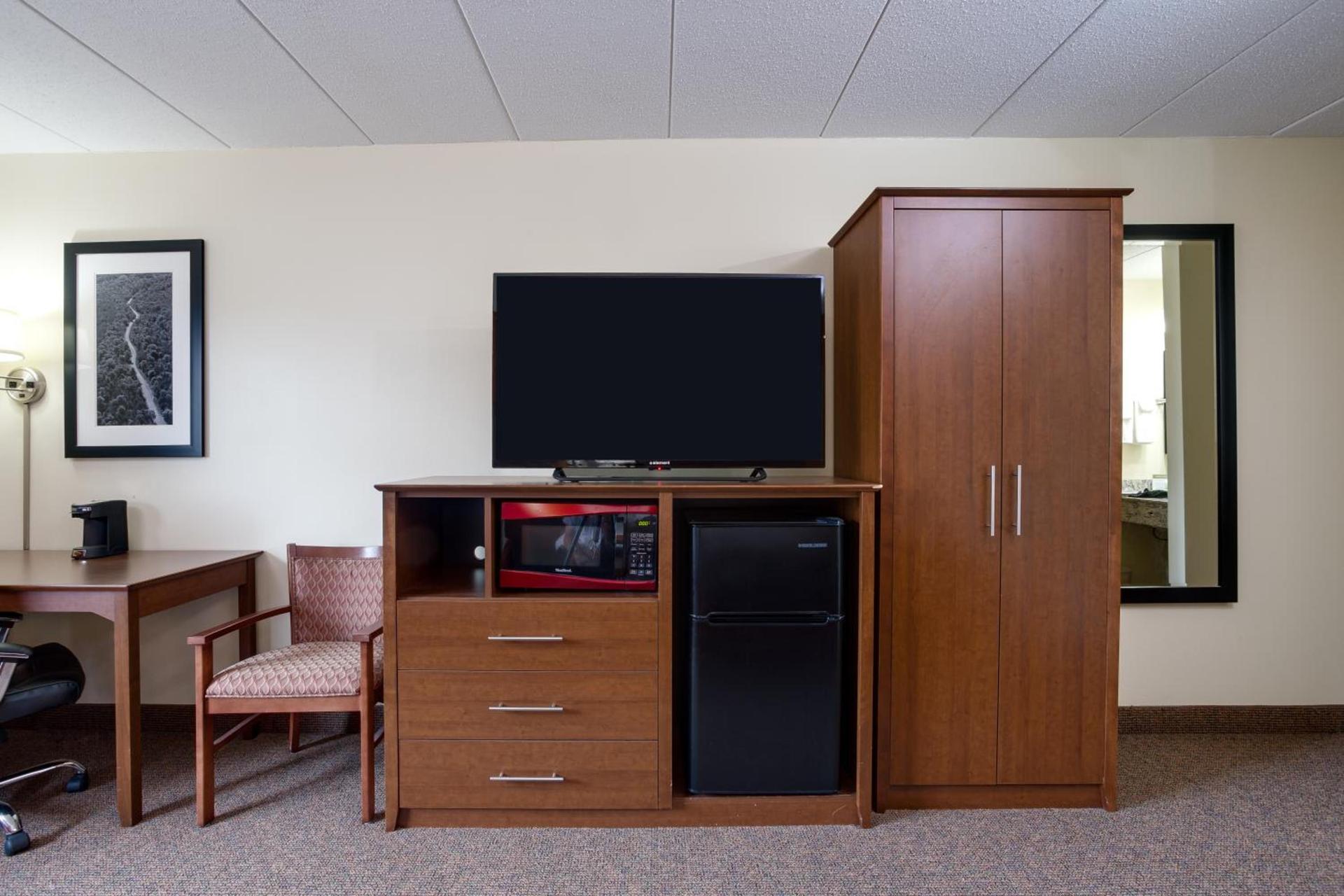 AmericInn by Wyndham Tomah photo 39