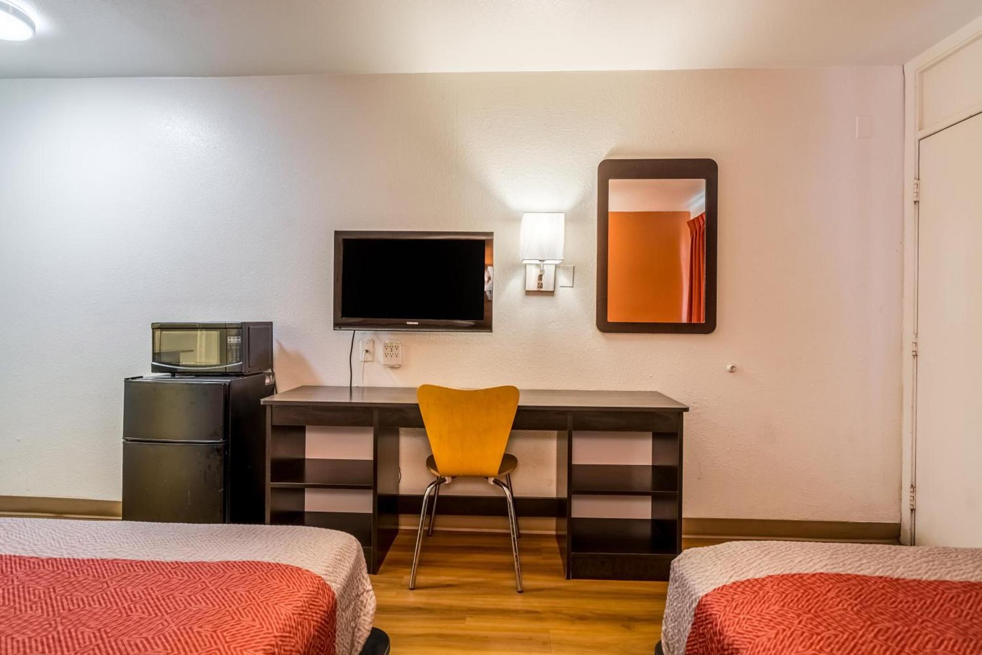 Motel 6-Lumberton, NC photo 40