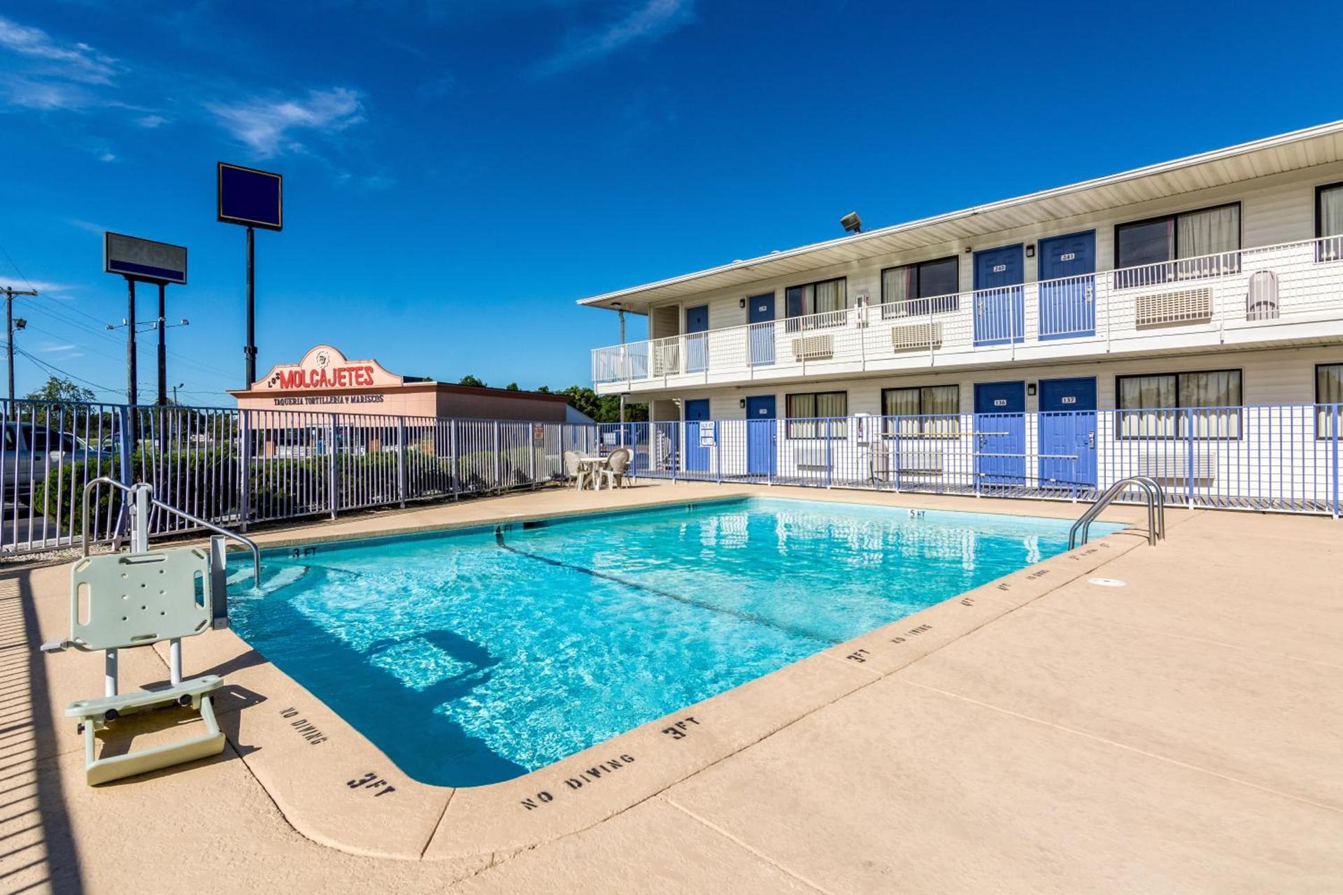 Motel 6-Lumberton, NC photo 52