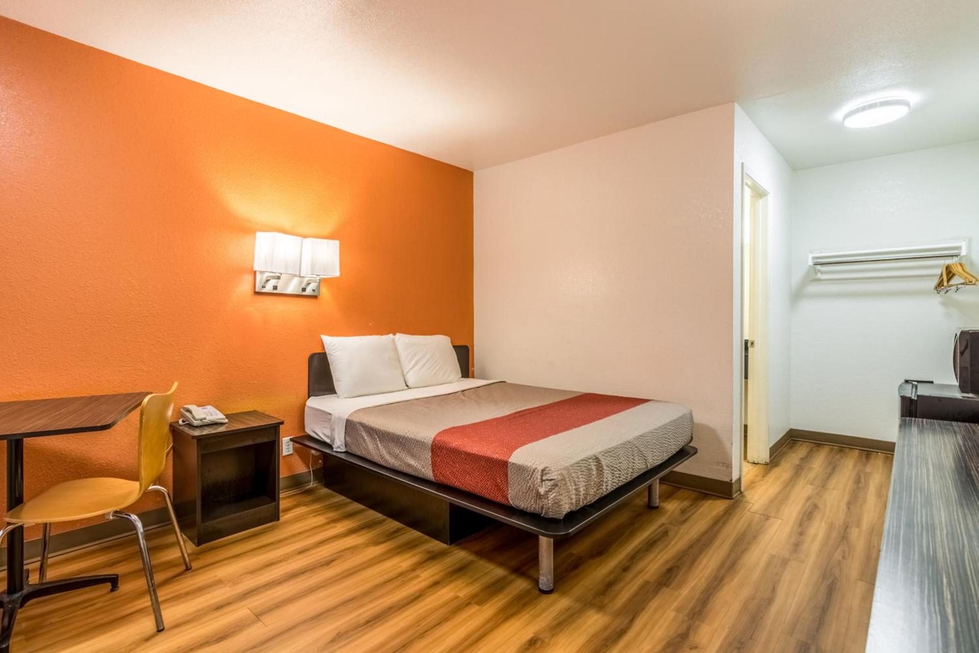 Motel 6-Lumberton, NC photo 54