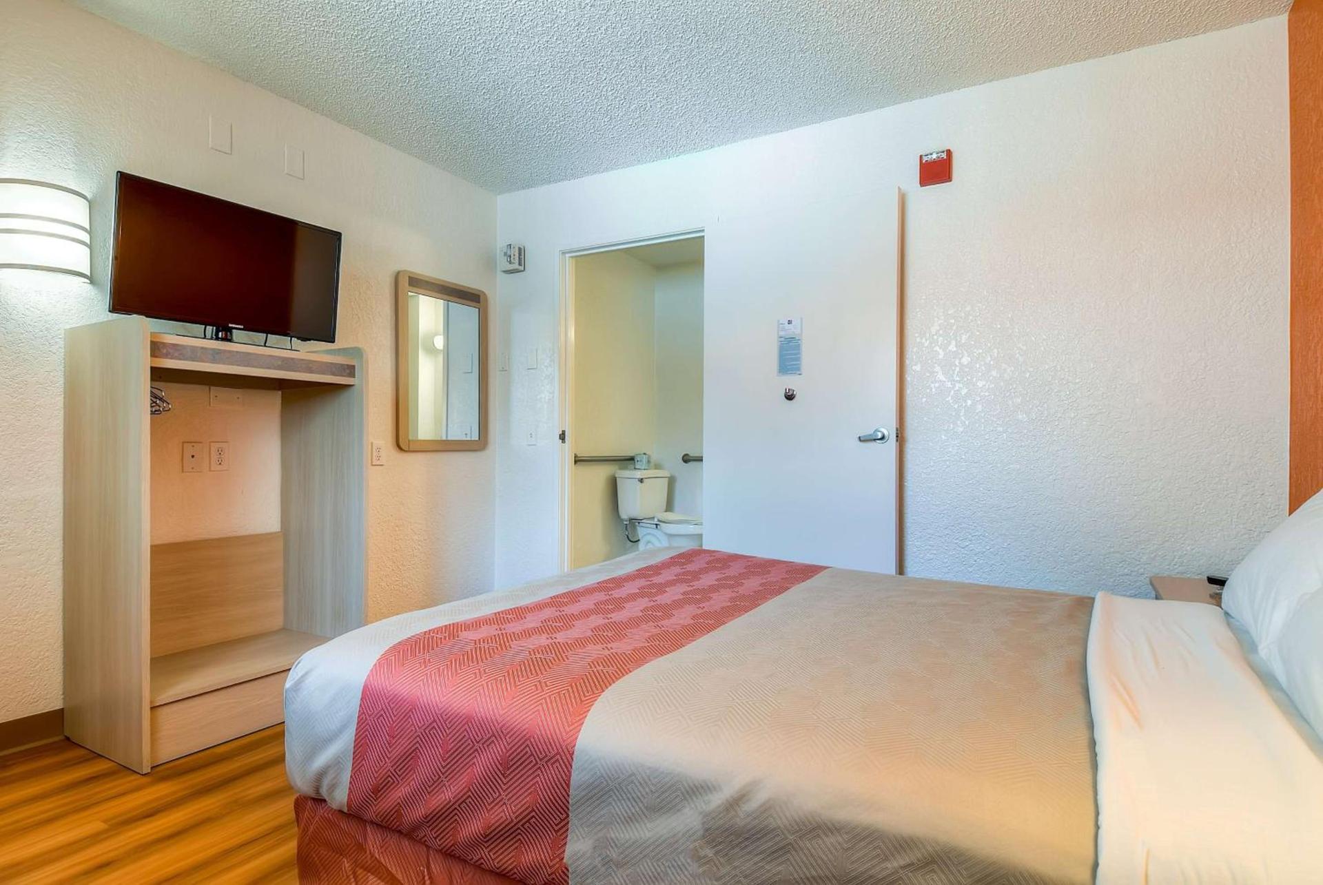 Motel 6-Rowland Heights, CA - Los Angeles - Pomona photo 7