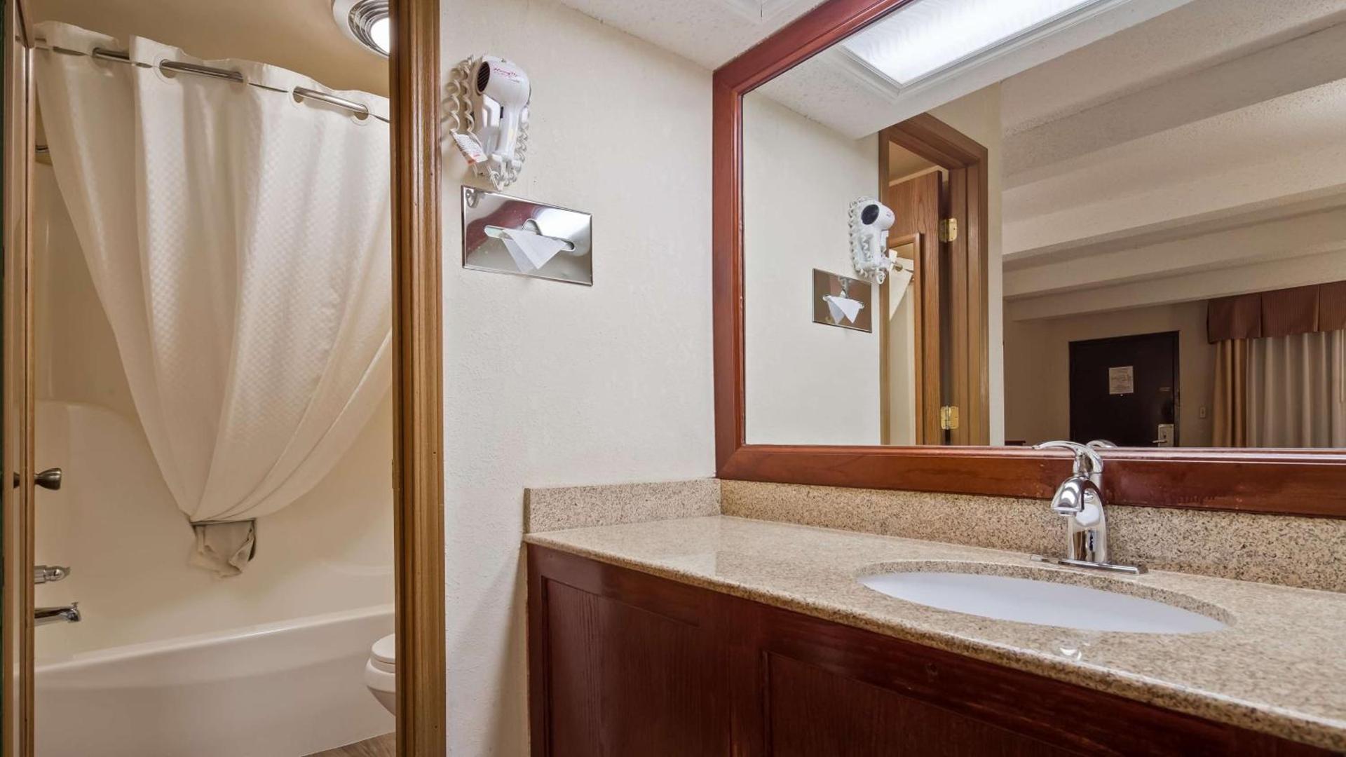 Best Western Montis Inn photo 7