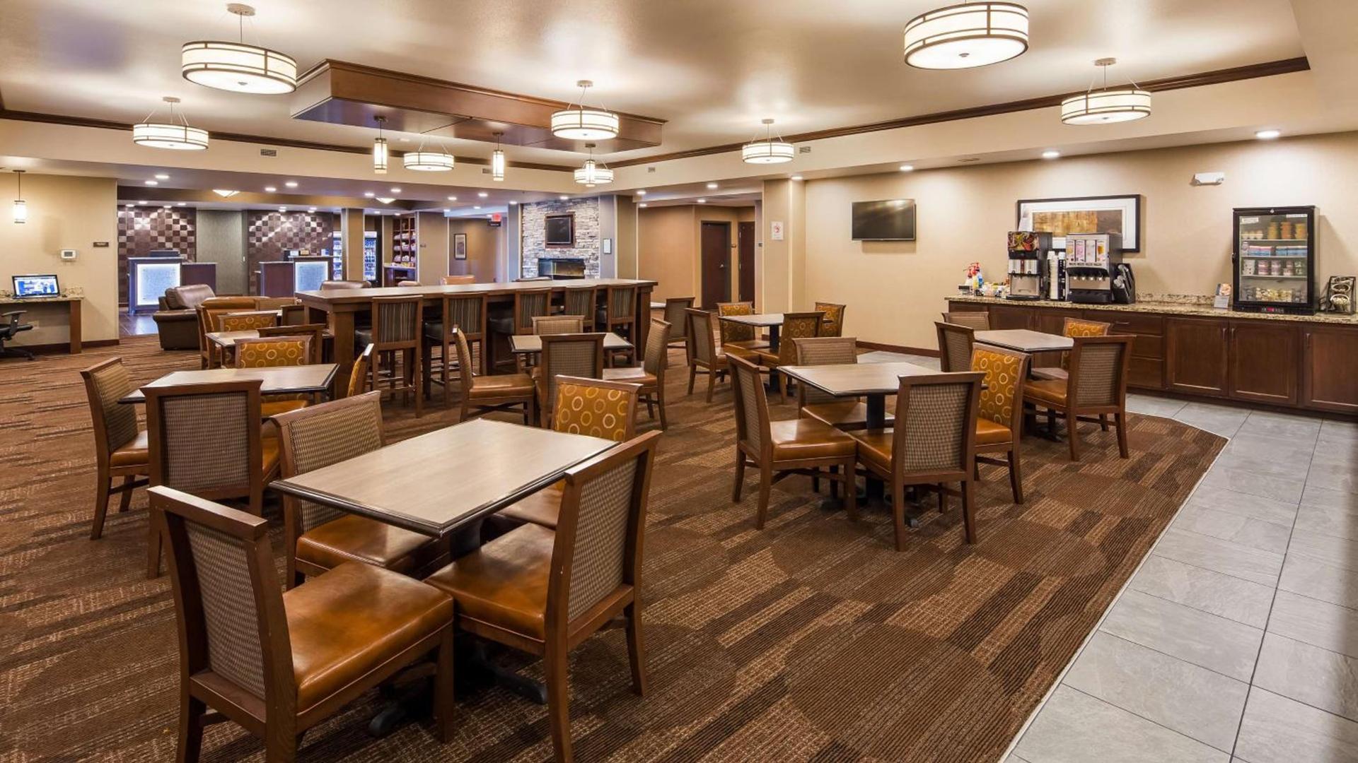 Best Western Plus Lincoln Inn & Suites photo 18