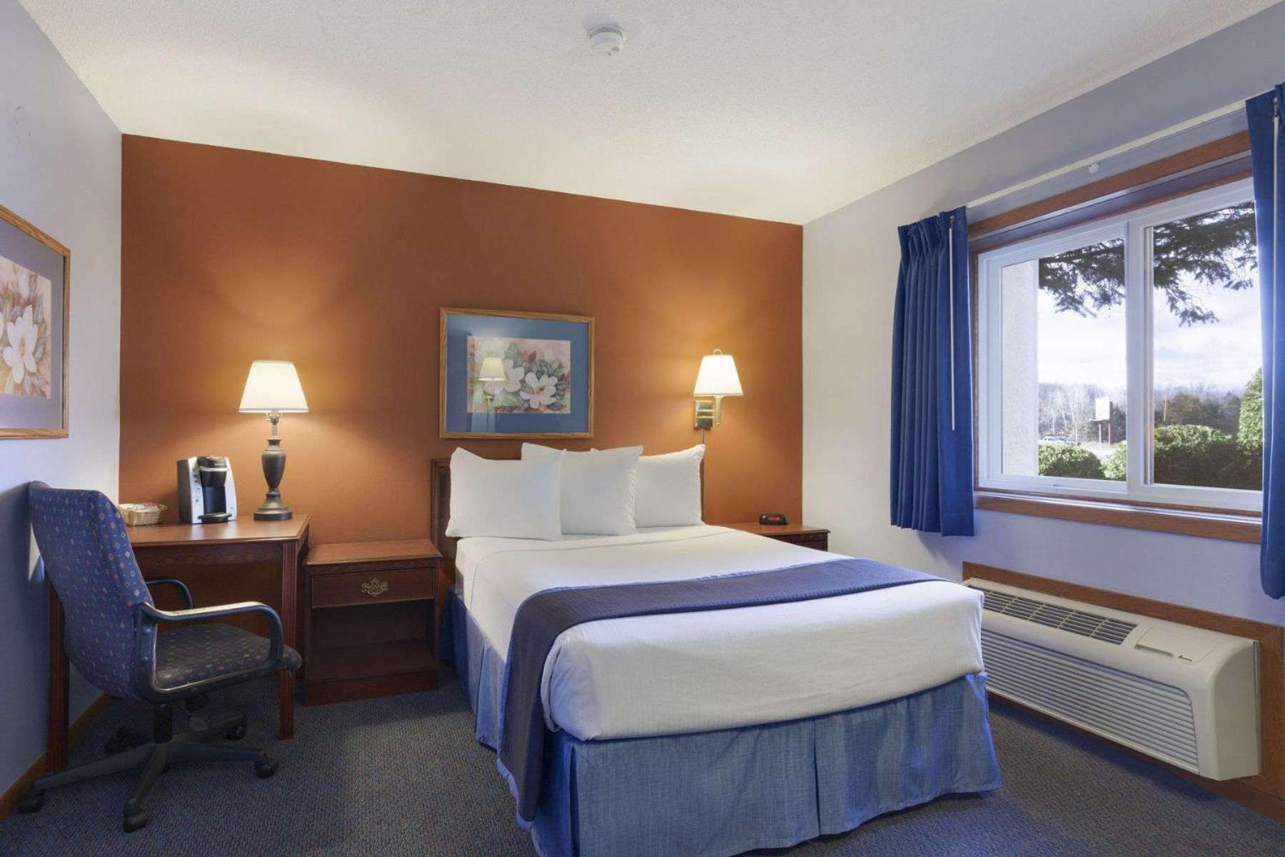 Travelodge by Wyndham Motel of St Cloud photo 9