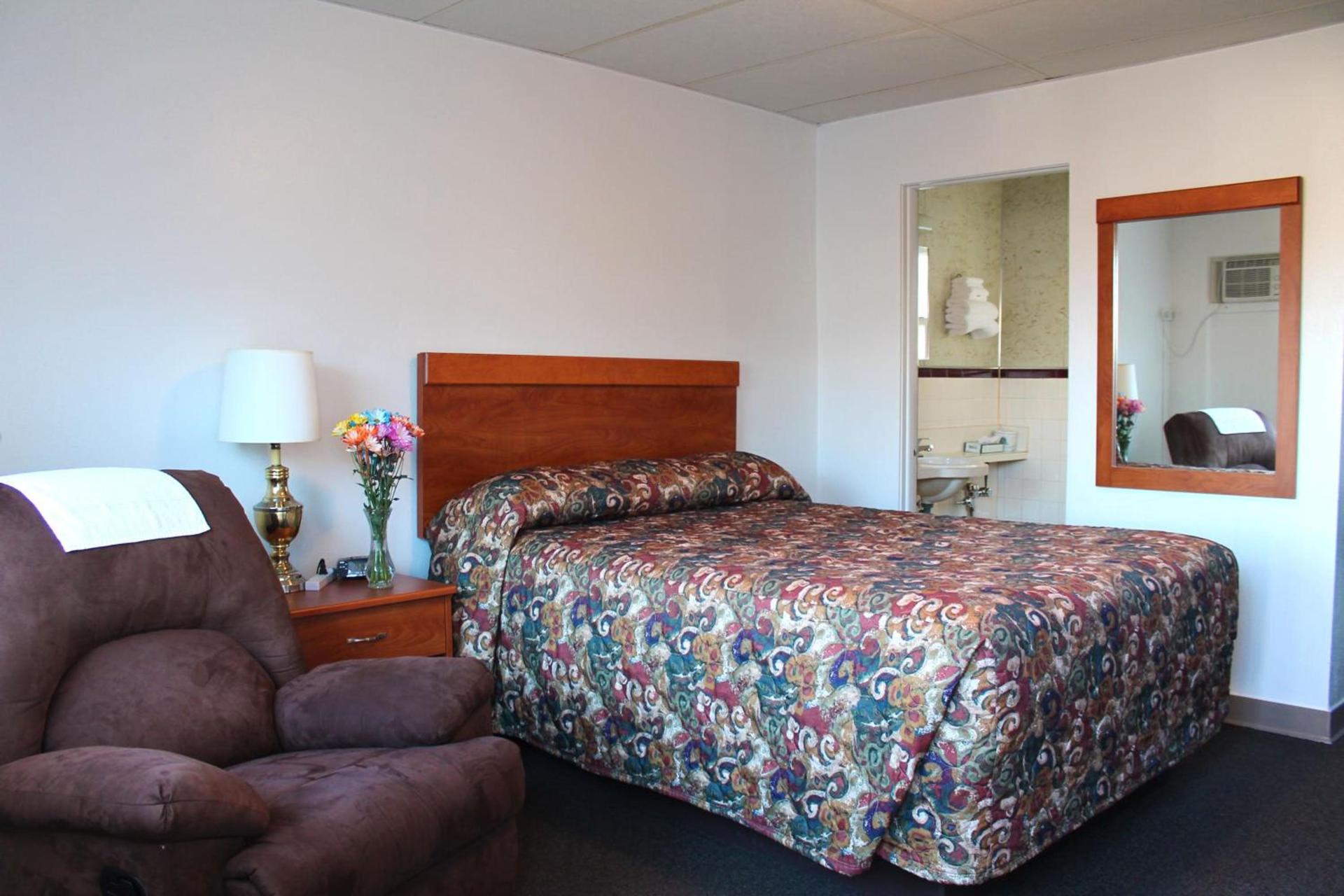 Budget Host Crestview Inn photo 5