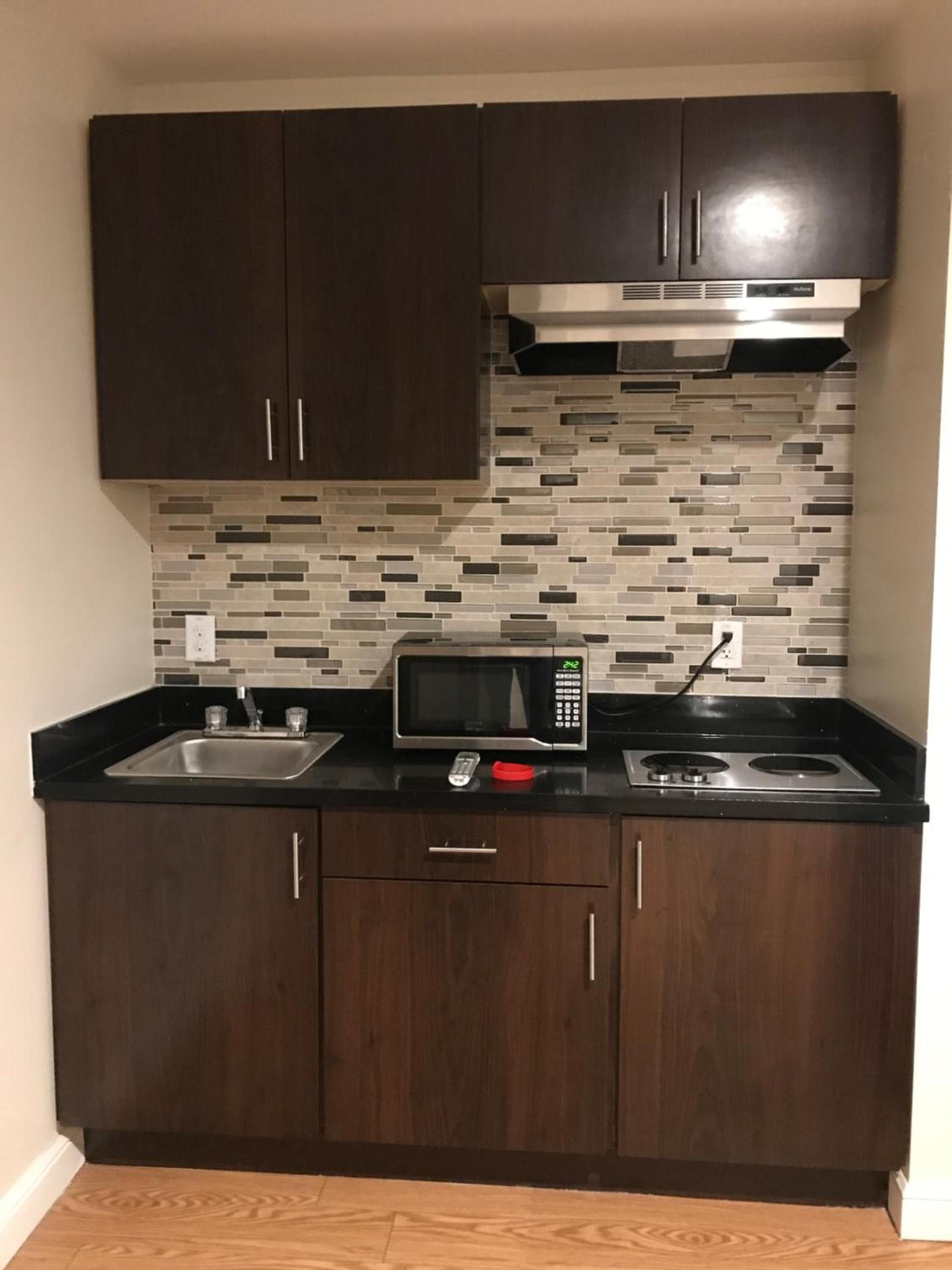 Econo Lodge Inn & Suites Houston Willowbrook photo 55