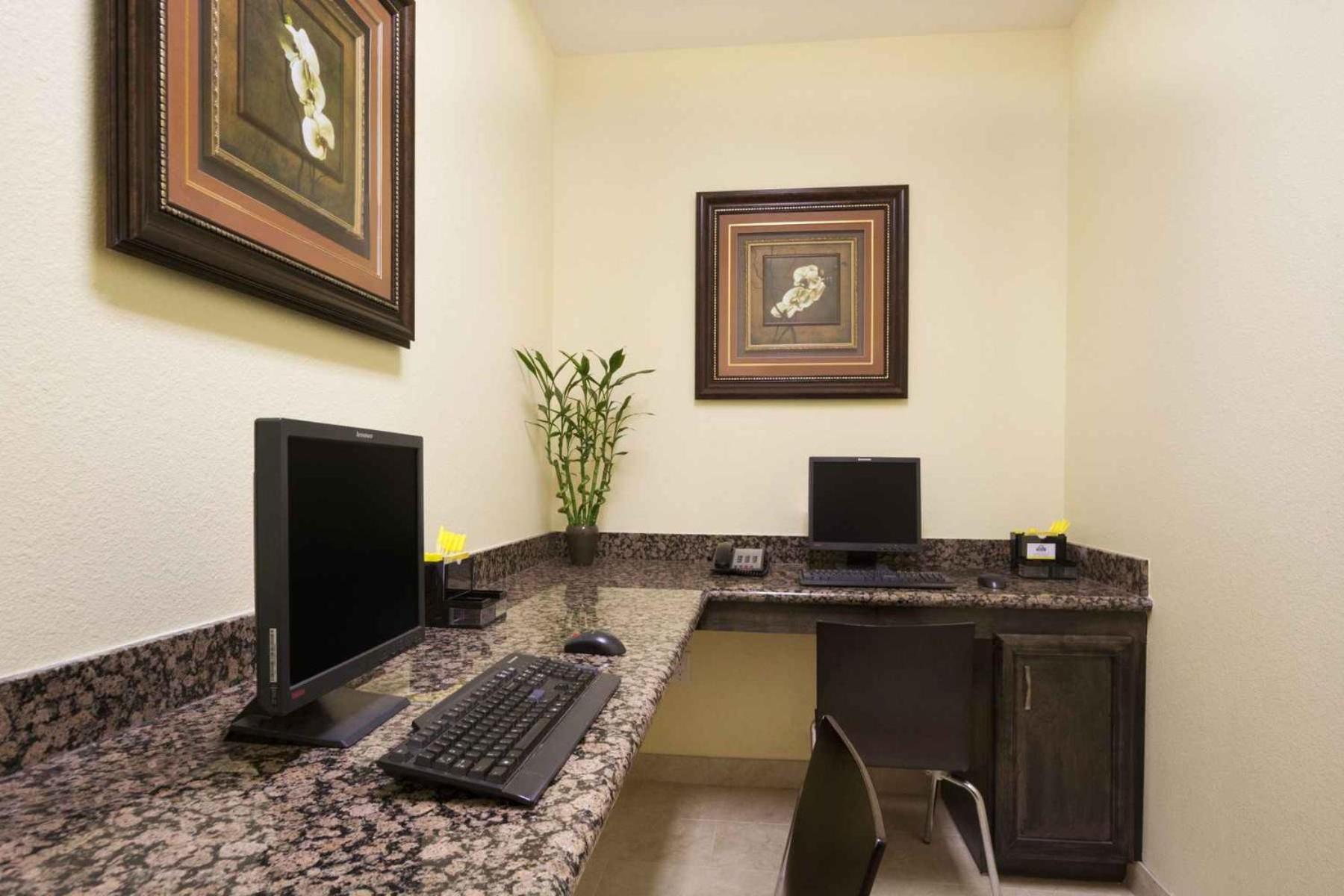 Days Inn & Suites by Wyndham Galveston West/Seawall photo 30
