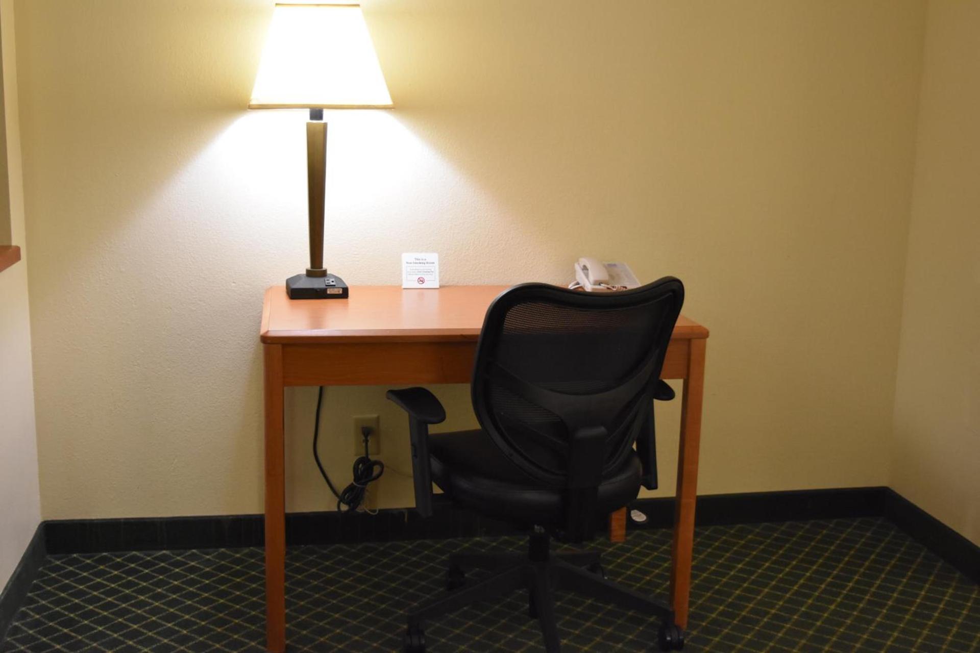 Motel 6-Anderson, IN photo 21
