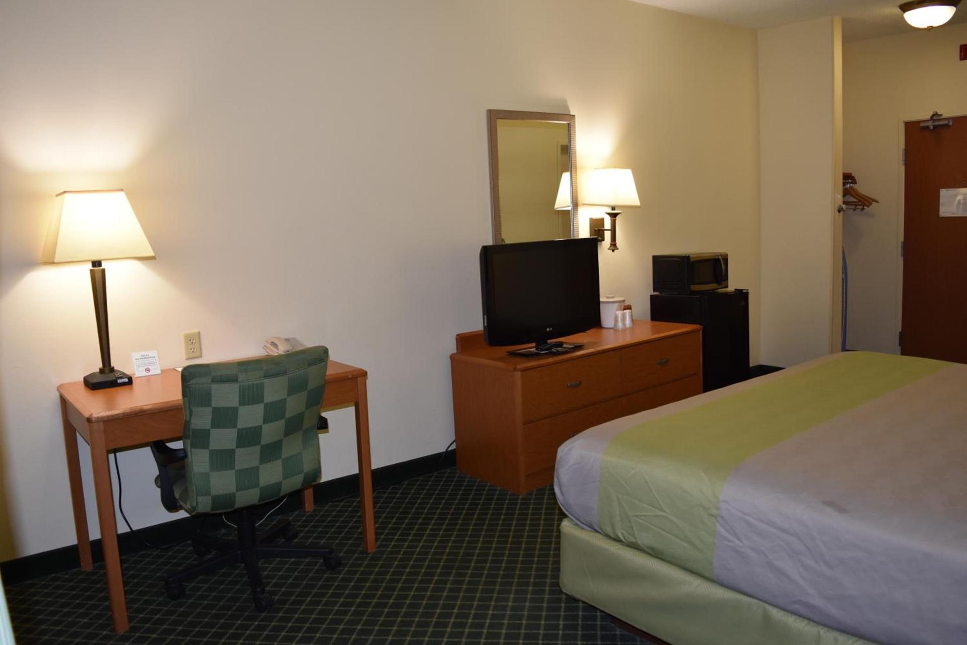 Motel 6-Anderson, IN photo 22