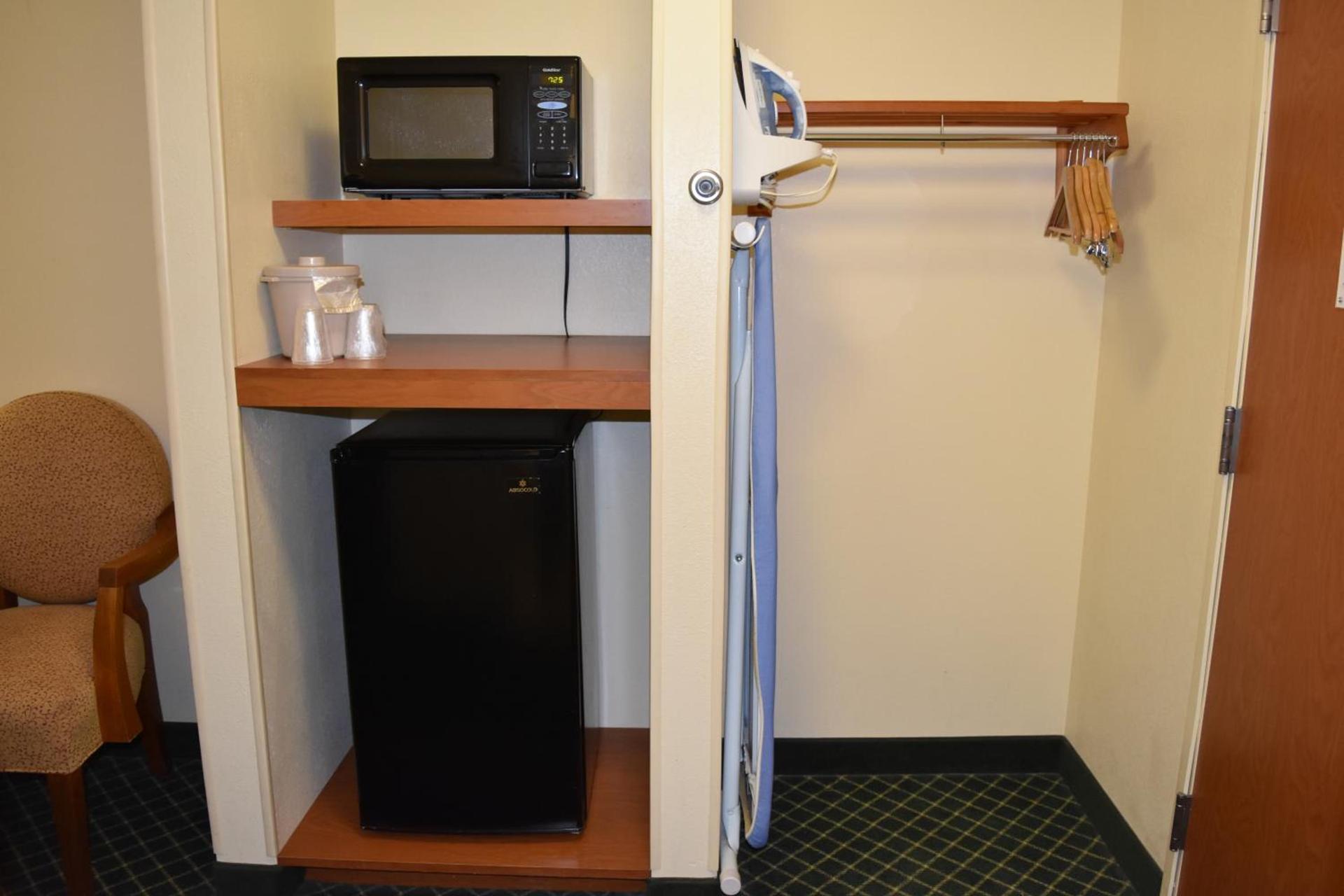 Motel 6-Anderson, IN photo 20