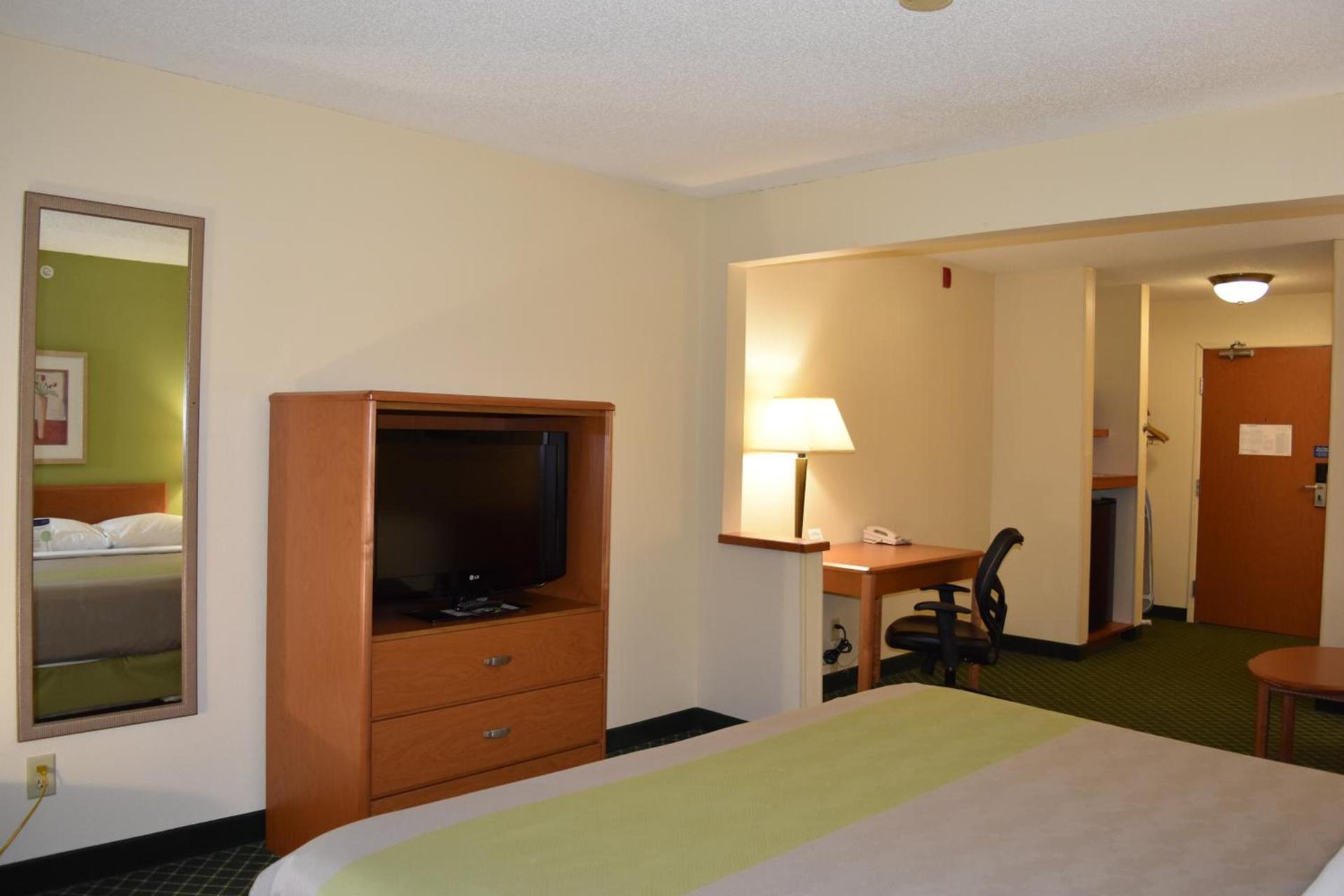 Motel 6-Anderson, IN photo 13