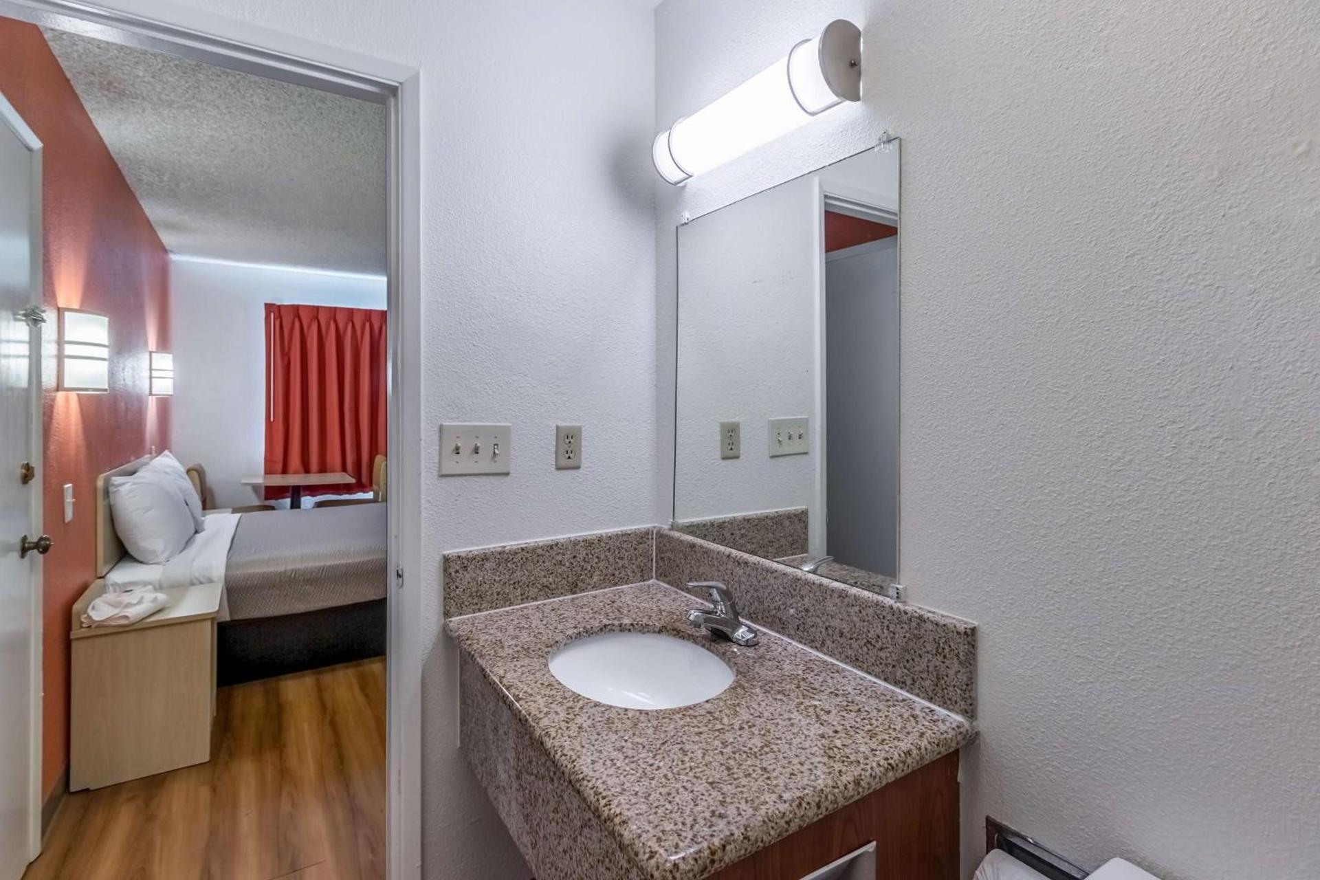 Motel 6-Beaverton, OR photo 17