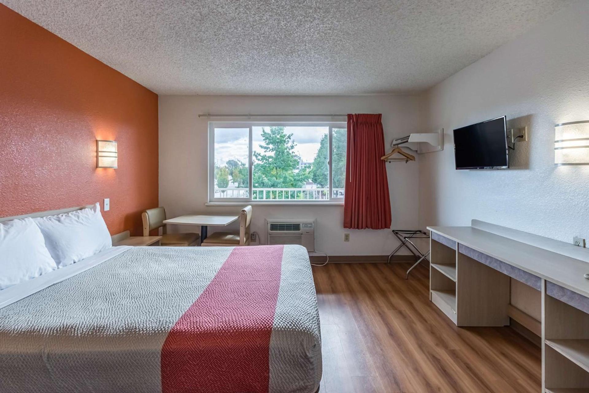 Motel 6-Beaverton, OR photo 9
