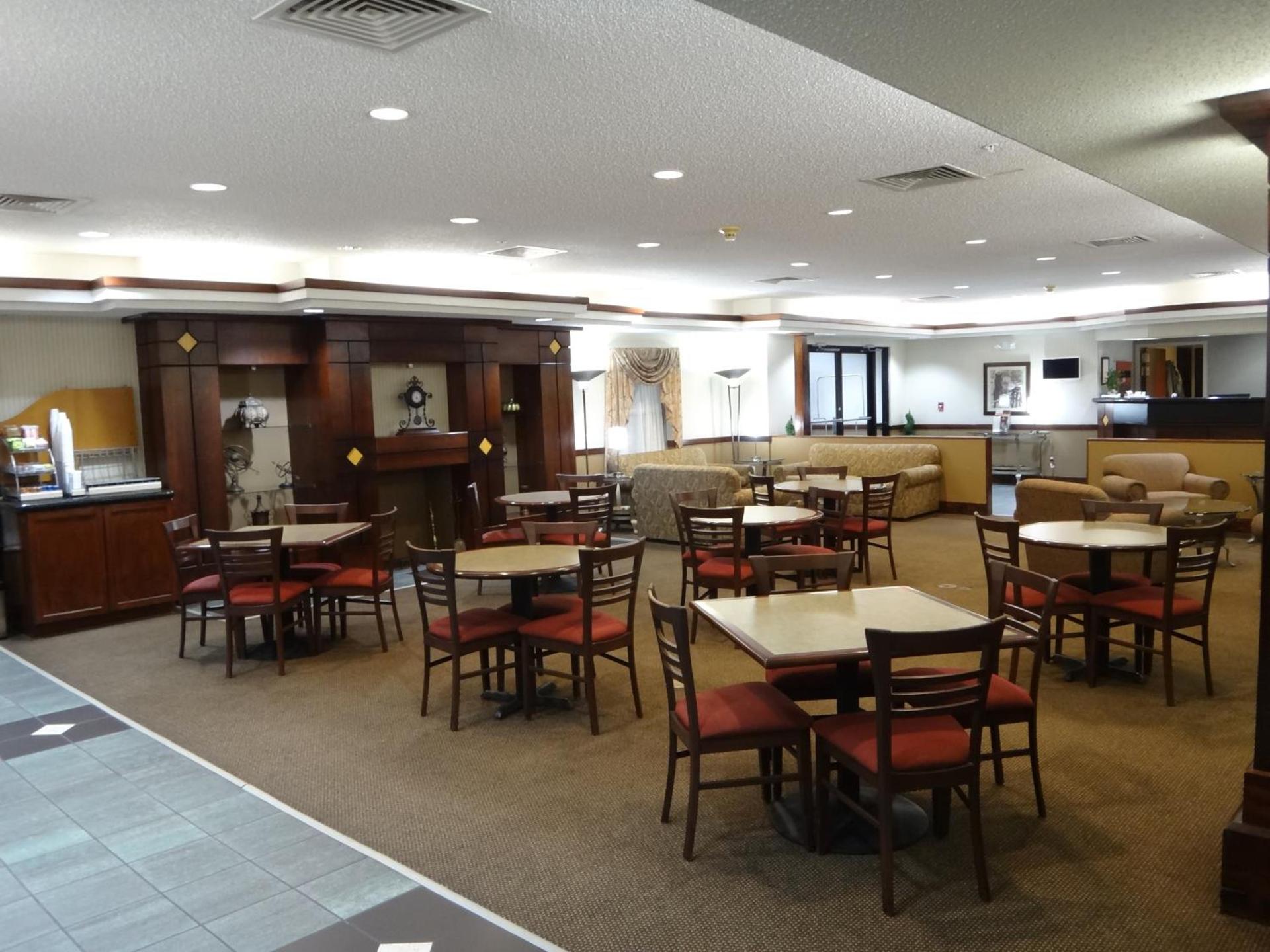 Days Inn by Wyndham Dodge City photo 25