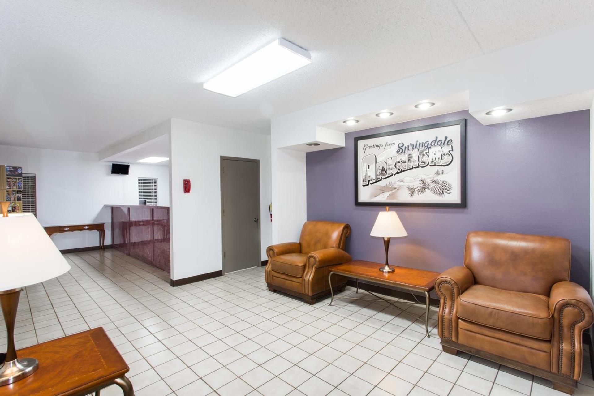 Super 8 by Wyndham Springdale AR photo 35