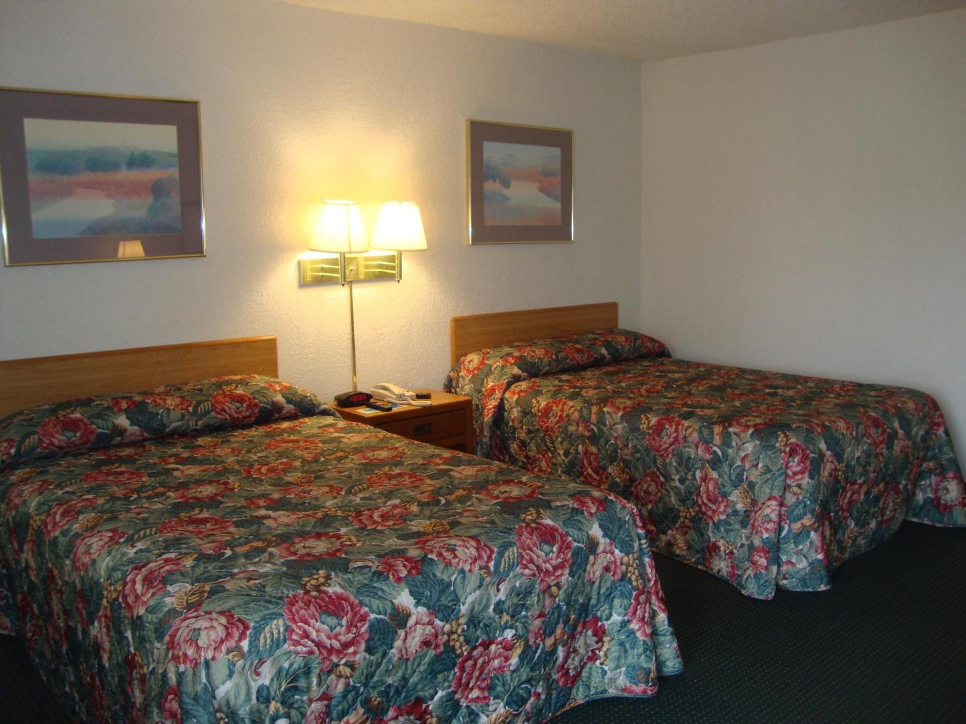Plaza Inn photo 19
