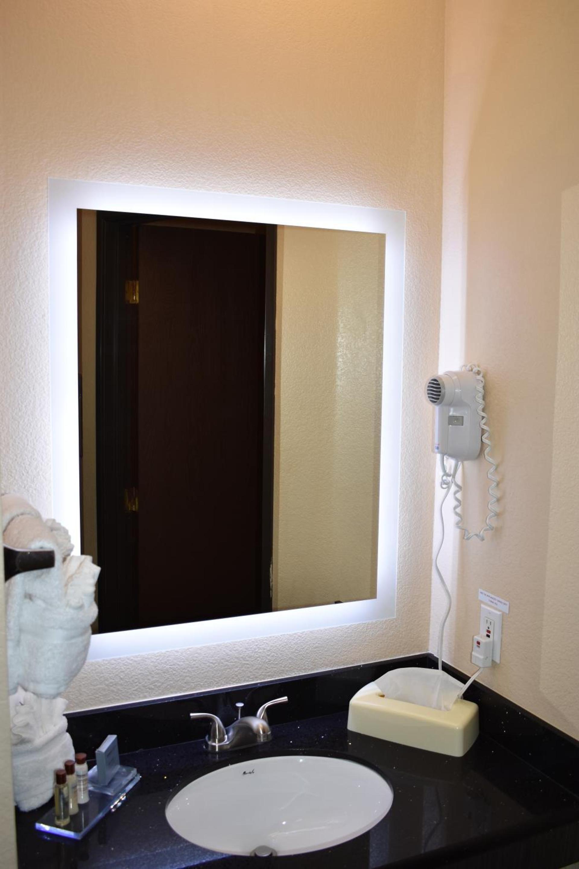 Hawthorn Suites Las Vegas photo 8