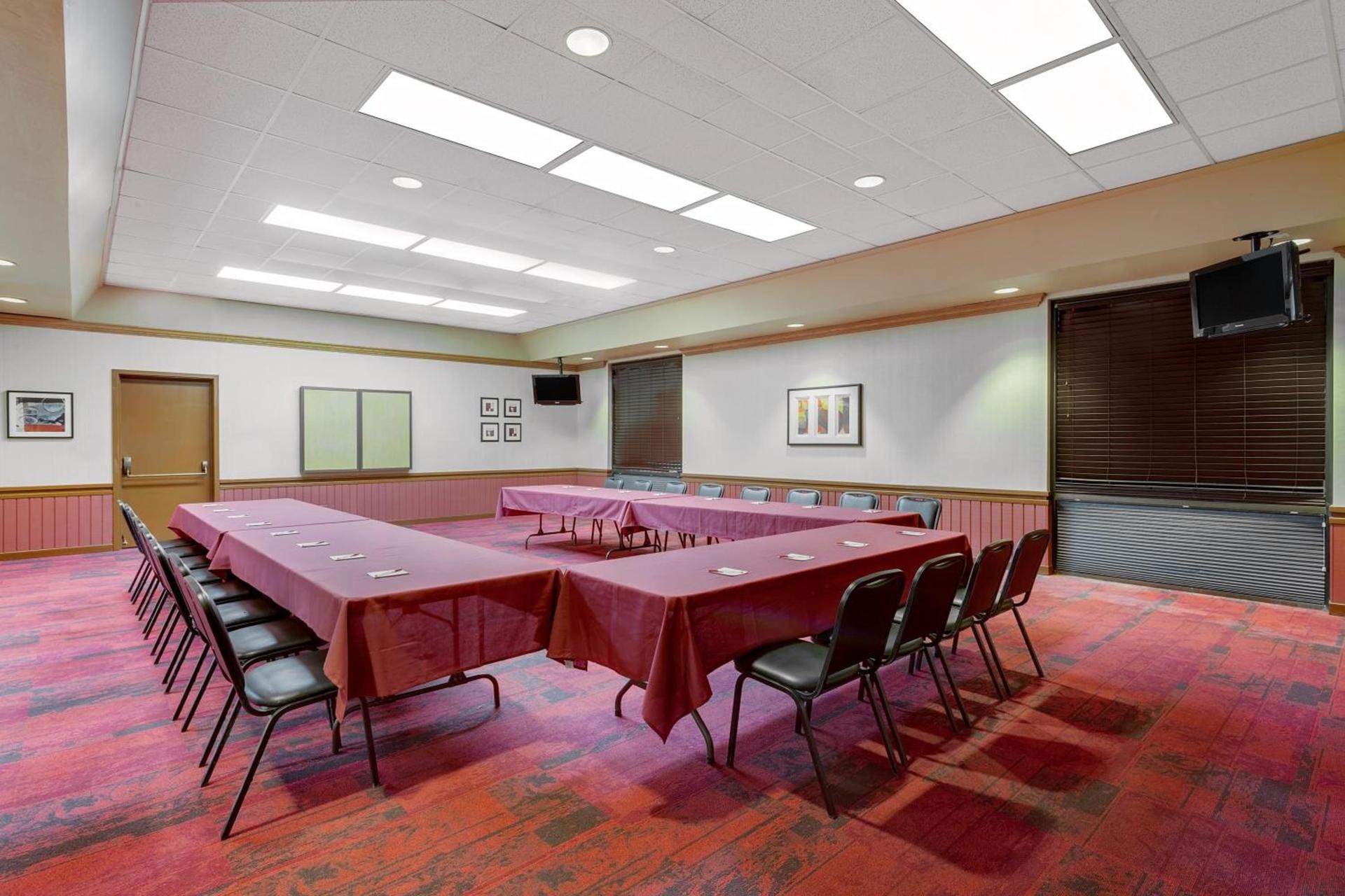 Ramada by Wyndham Provo photo 41